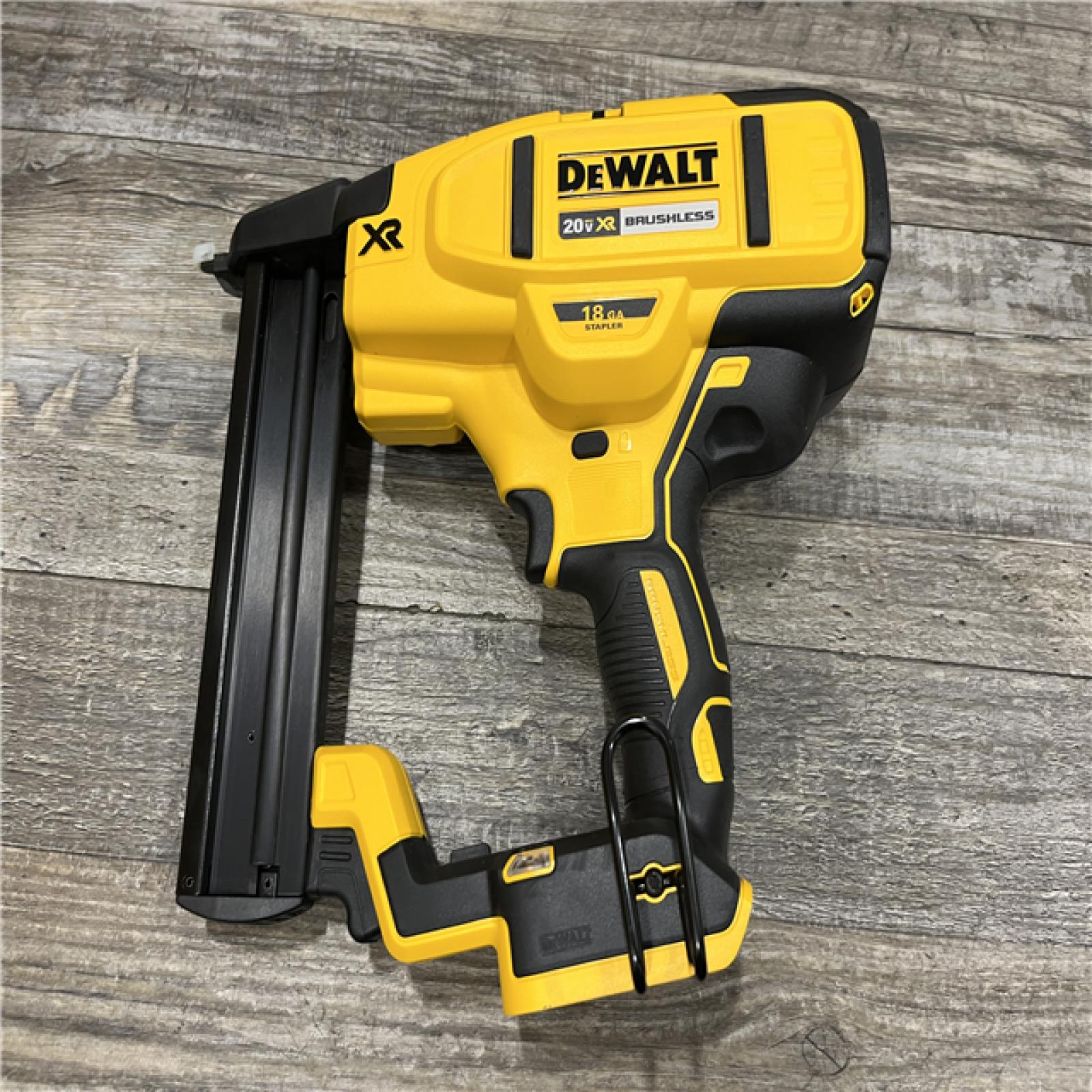 AS-IS DEWALT 20V MAX XR Lithium-Ion Cordless 18-Gauge Narrow Crown Stapler Kit