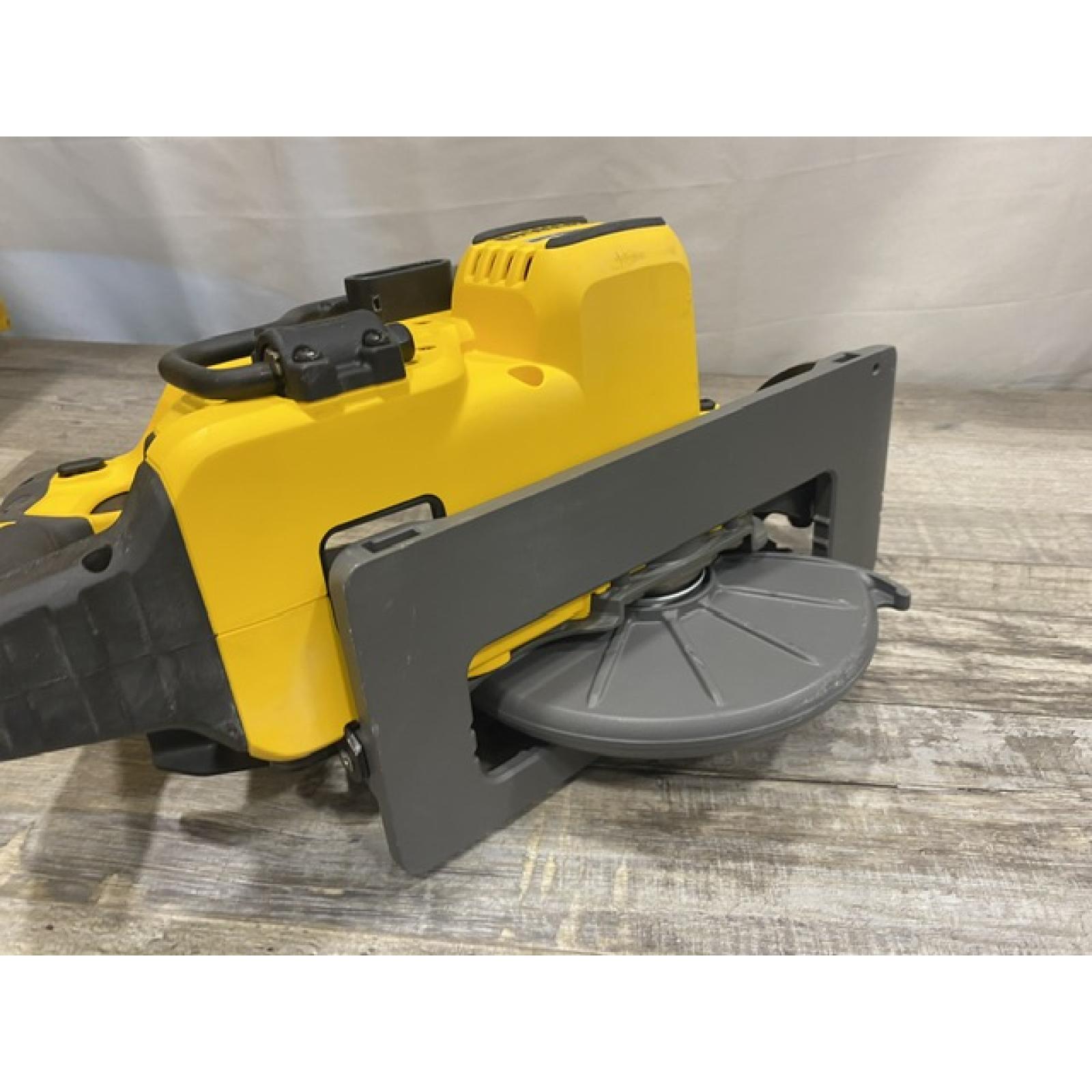 AS-IS DEWALT FLEXVOLT 60V MAX Cordless Brushless 7-1/4 in. Wormdrive Style Circular Saw (Tool Only)