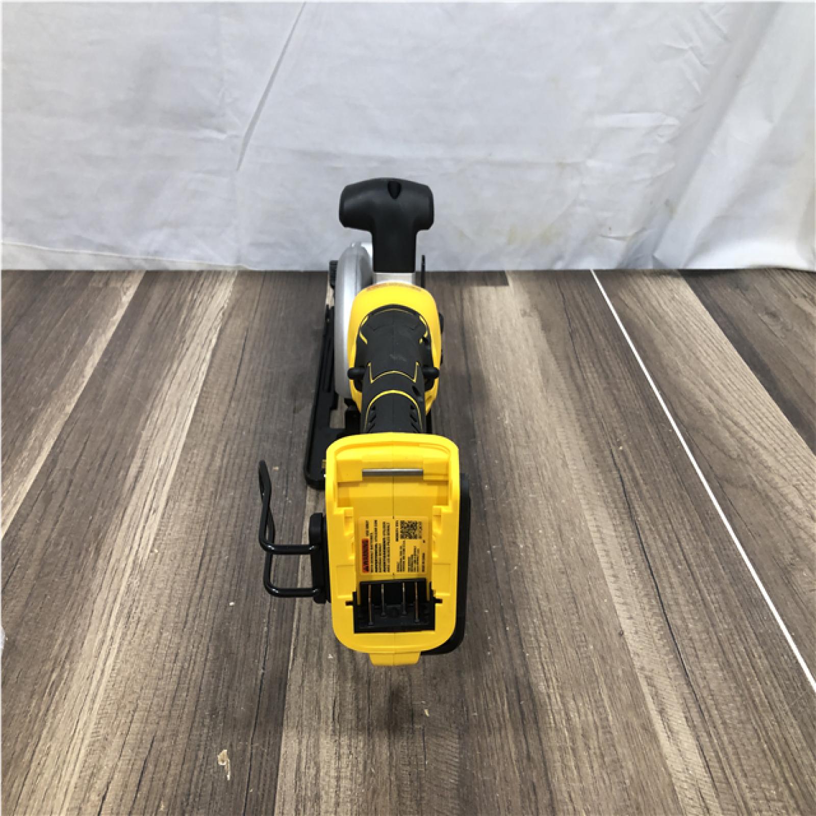AS-IS DEWALT ATOMIC 20V MAX Cordless Brushless 4-1/2 in. Circular Saw (Tool Only)