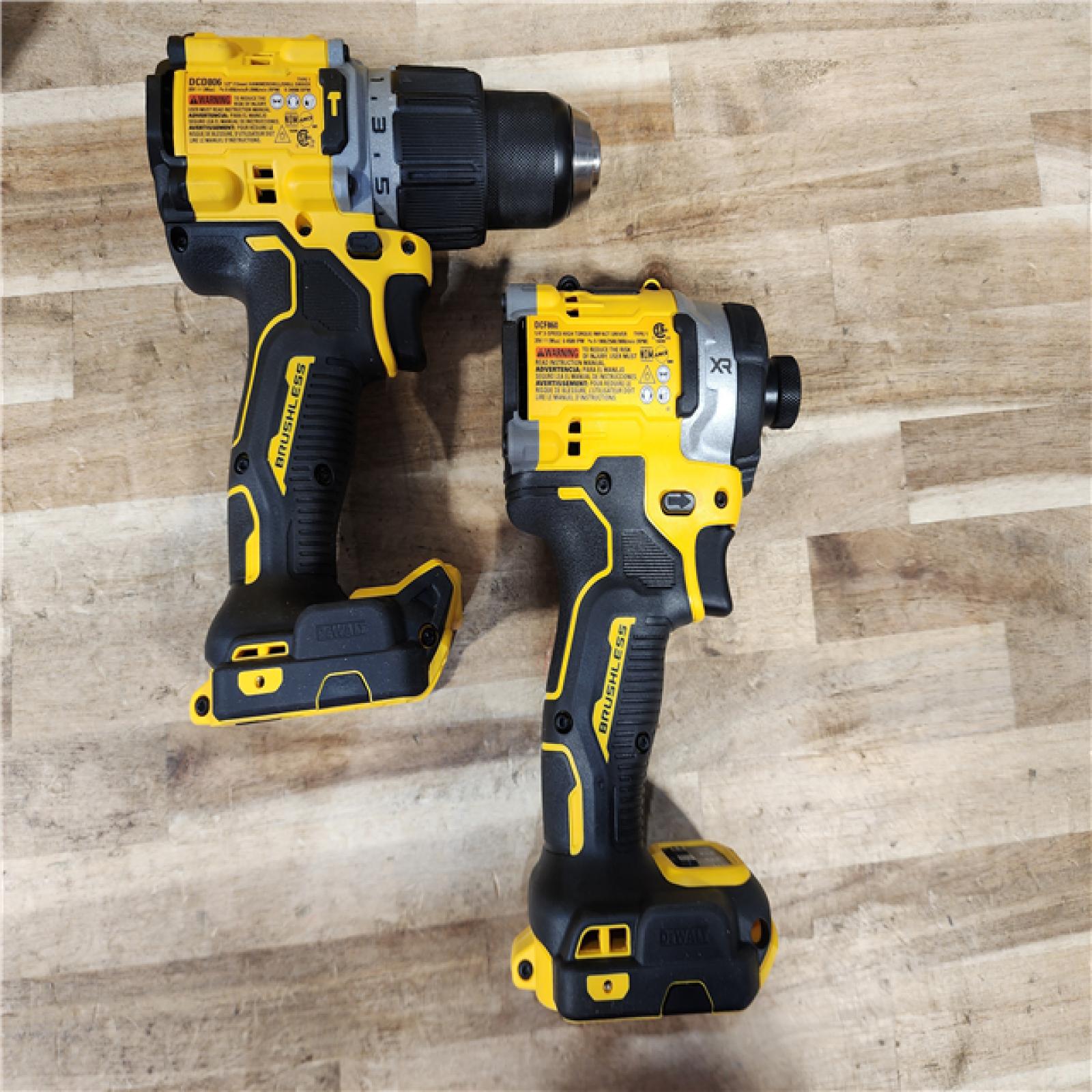 HOUSTON LOCATION - AS-IS DEWALT 20V Lithium-Ion Cordless 2-Tool Combo Kit with 20V/60V FLEXVOLT 9 Ah Battery  4 Ah Battery and Charger