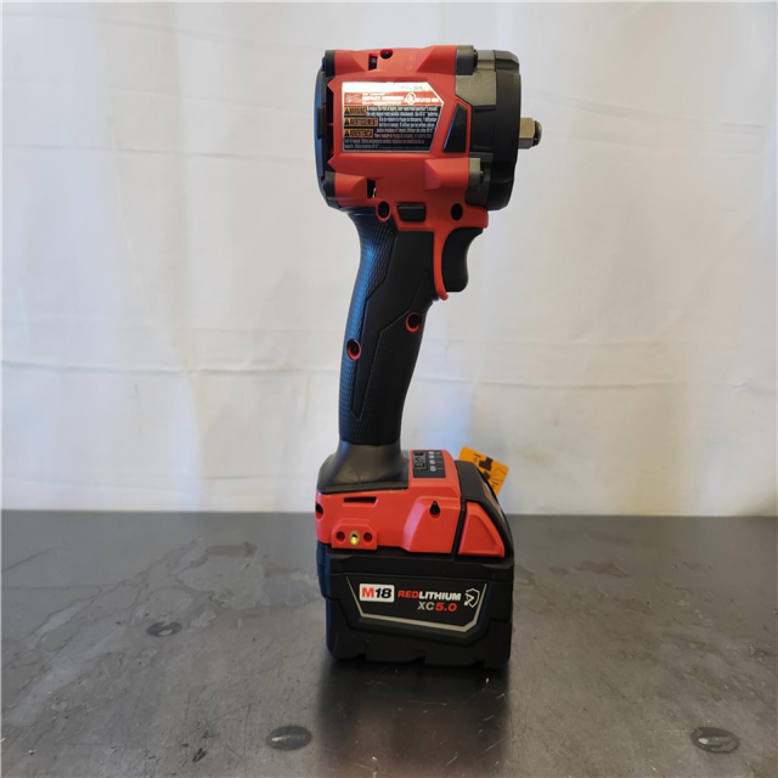 AS-IS- Milwaukee FUEL 18V Lithium-Ion Brushless Cordless 3/8 in. Compact Impact Wrench Kit