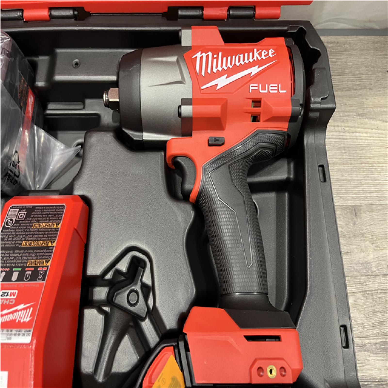NEW - Milwaukee FUEL 18V Lithium-Ion Brushless Cordless High-Torque 1/2 in. Impact Wrench w/Friction Ring Kit