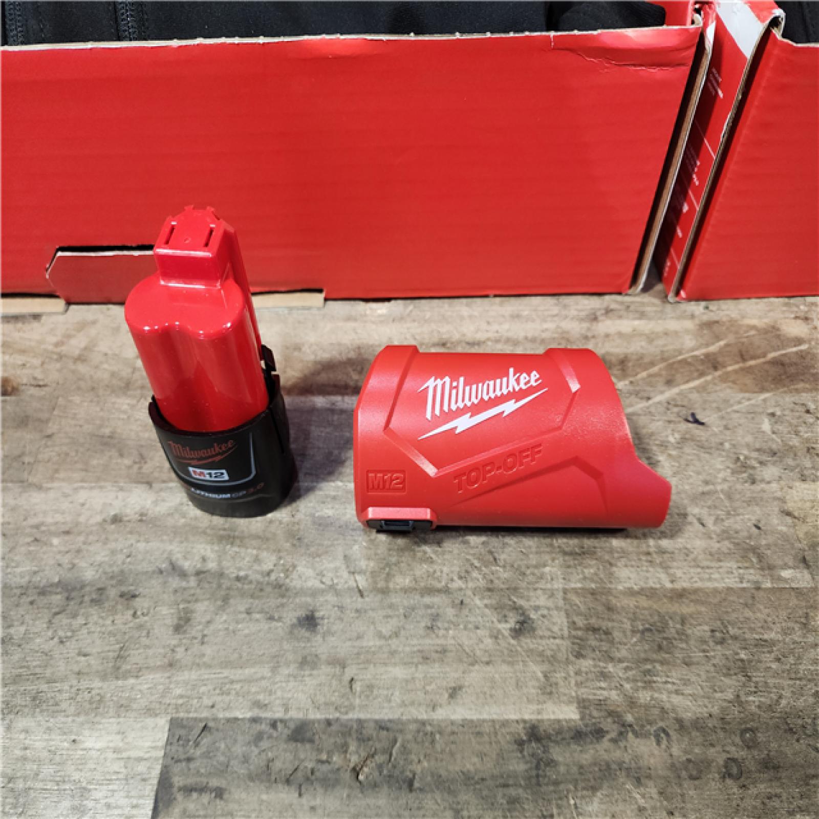 HOUSTON LOCATION - AS-IS MILWAUKEE 2 HEATED CLOTHING COMBO KIT