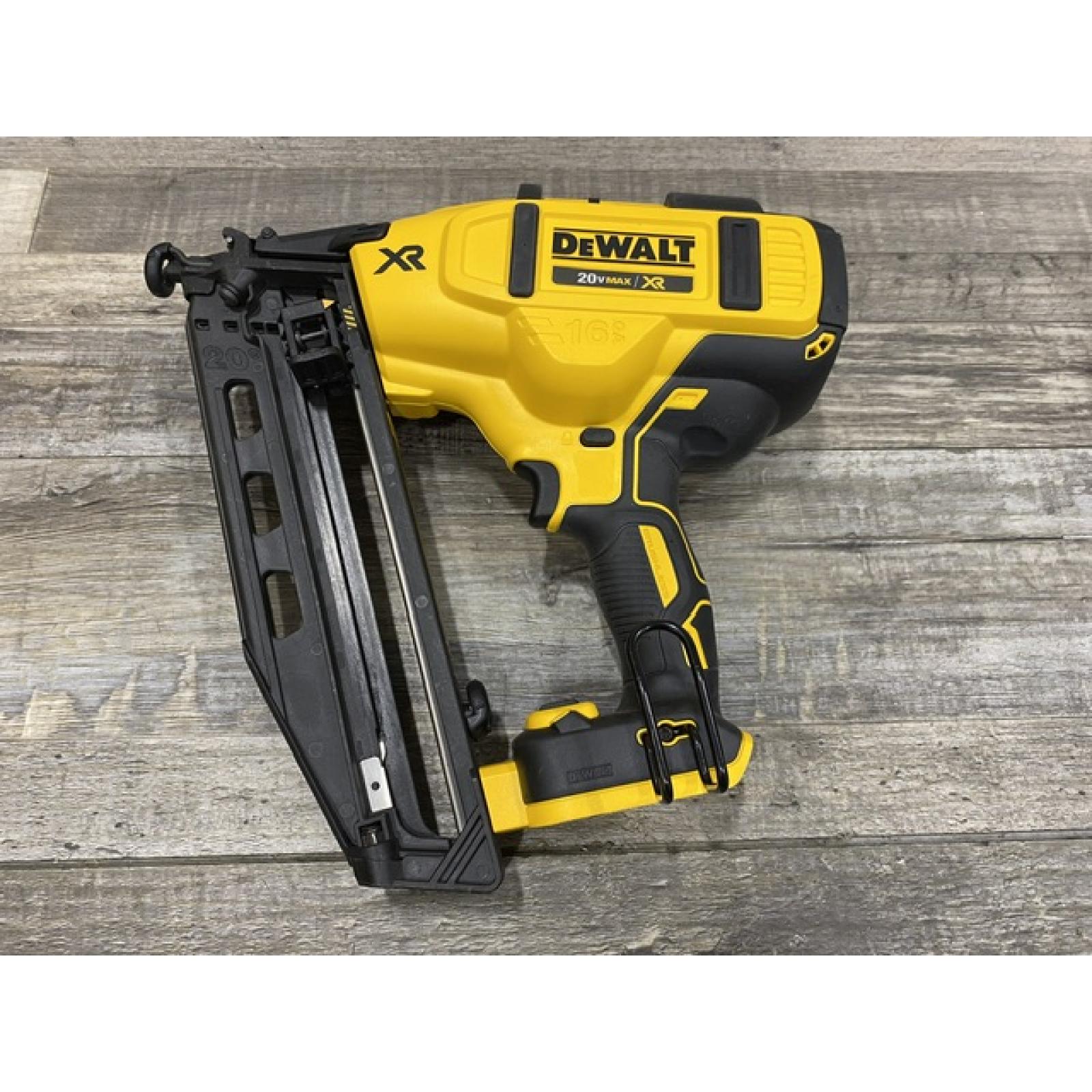 AS-IS DEWALT 20V MAX XR 16-Gauge Electric Cordless Angled Finishing Nailer Kit