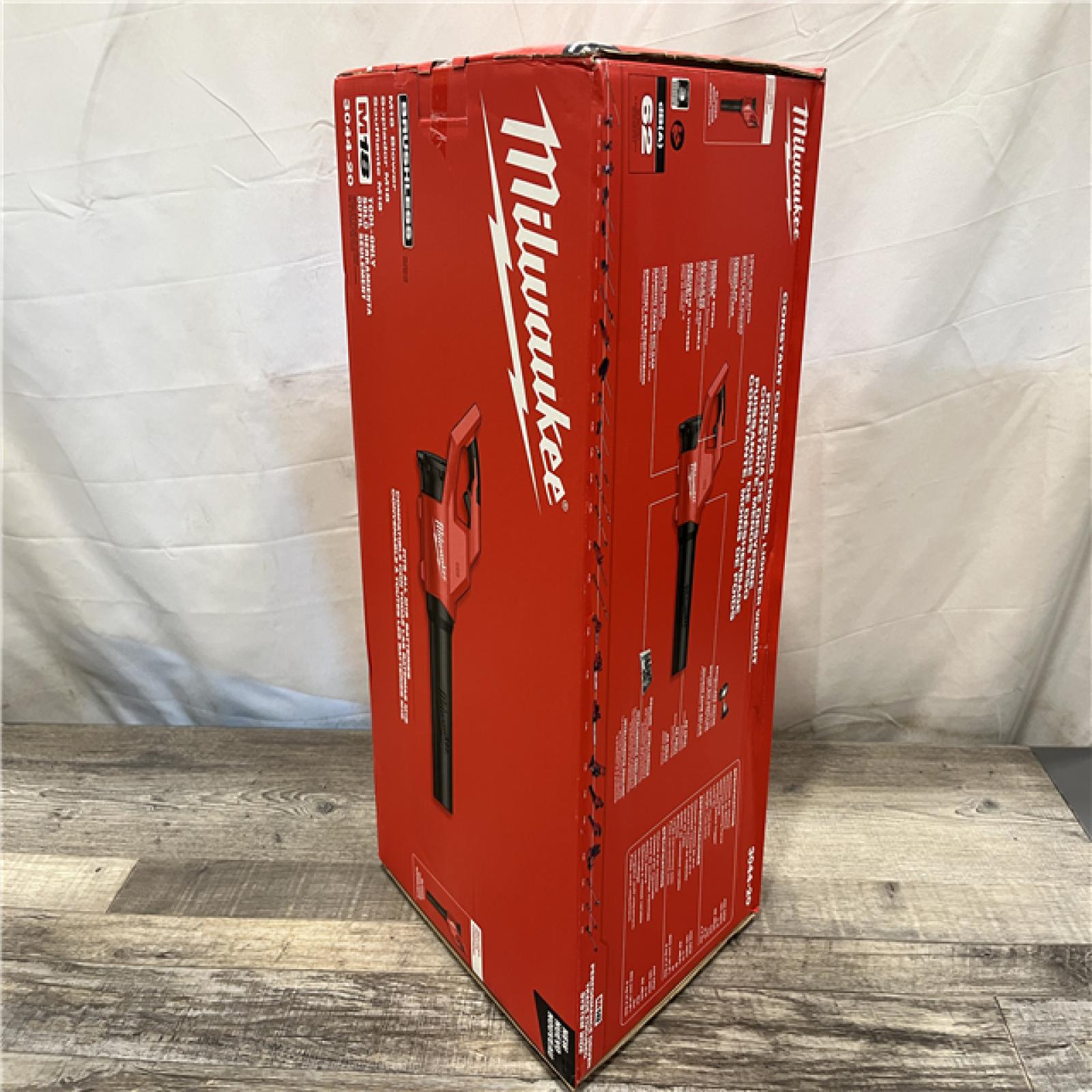 NEW - Milwaukee Brushless 120 MPH 450 CFM 18V Cordless Handheld Battery Powered Leaf Blower (Tool-Only)