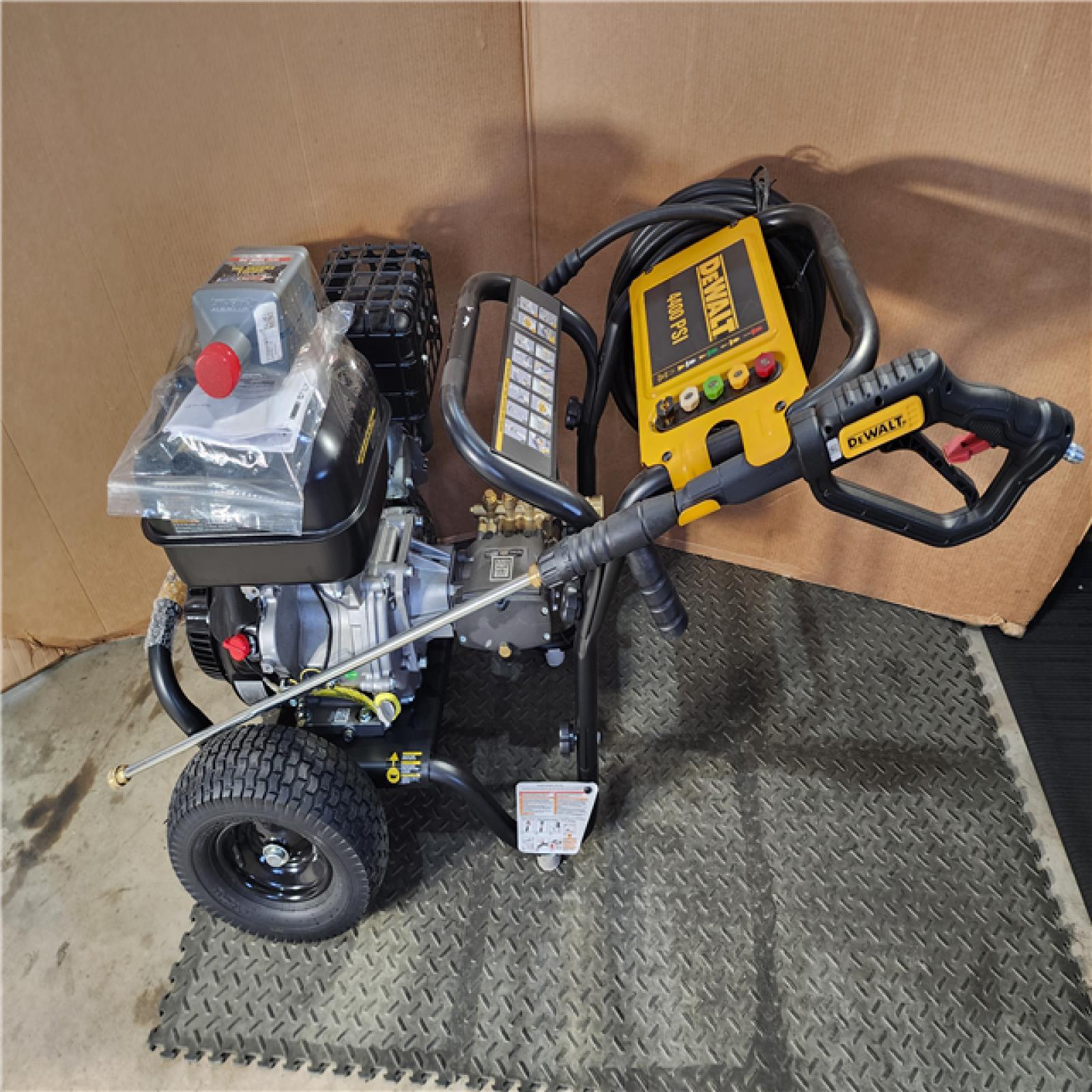 HOUSTON LOCATION - AS-IS DEWALT 4400 PSI 4.0 GPM Cold Water Gas Pressure Washer