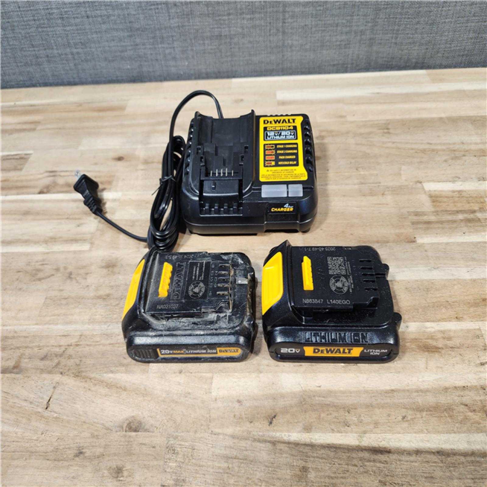 HOUSTON LOCATION - AS-IS DEWALT 2 TOOL COMBO KIT W/ (2) BATTERY & CHARGER