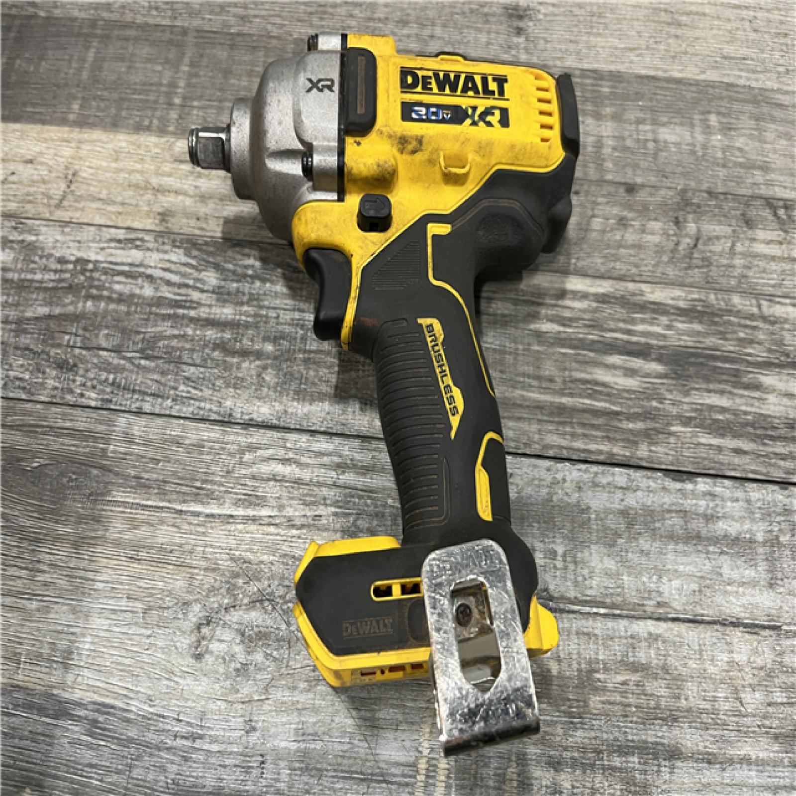 AS-IS DEWALT 20V MAX XR Lithium-Ion Cordless Brushless 1/2 in. Impact Wrench Kit