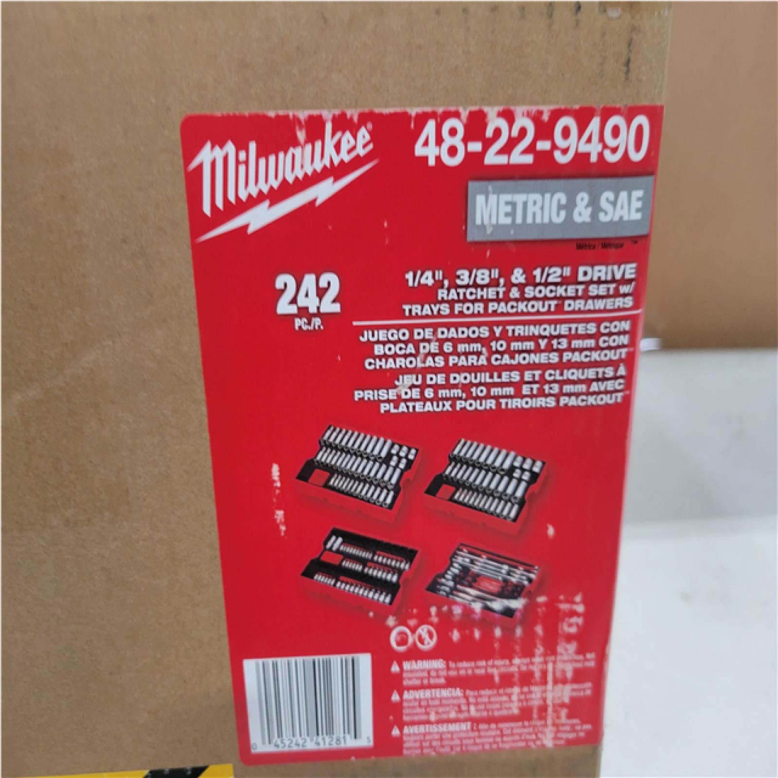CALIFORNIA AS-IS MILWAUKEE 1/4  3/8 & 1/2 DRIVE RATCHET & SOCKET SET W TRAYS FOR PACKOUT DRAWERS