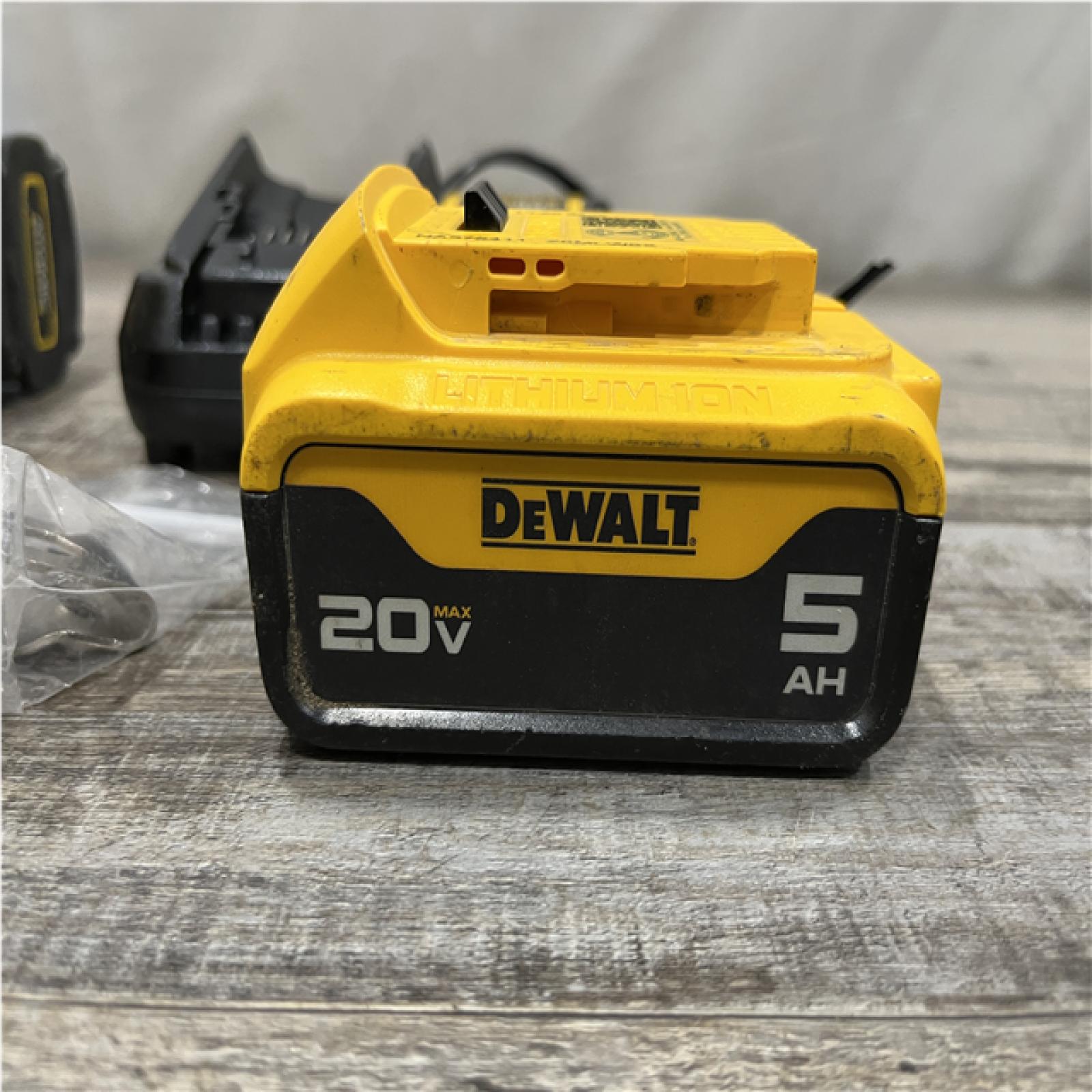 AS-IS DEWALT ATOMIC 20V MAX Lithium-Ion Cordless 1/4 in. Brushless Impact Driver Kit