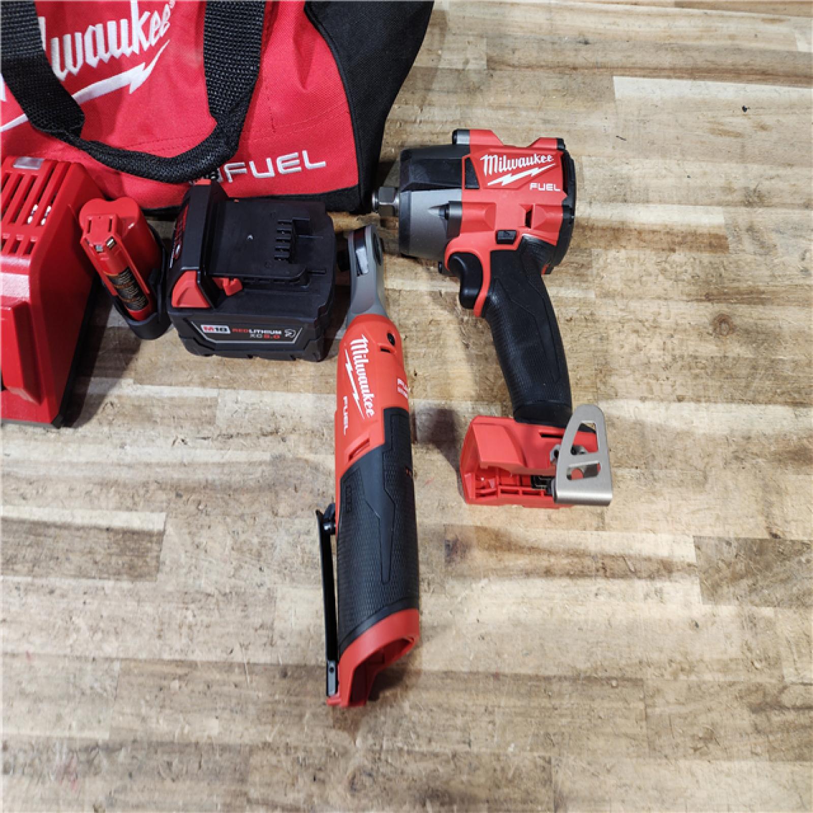 HOUSTON LOCATION - AS - IS Milwaukee 2 Tool Combo Kit W/ (2) Battery & Charger