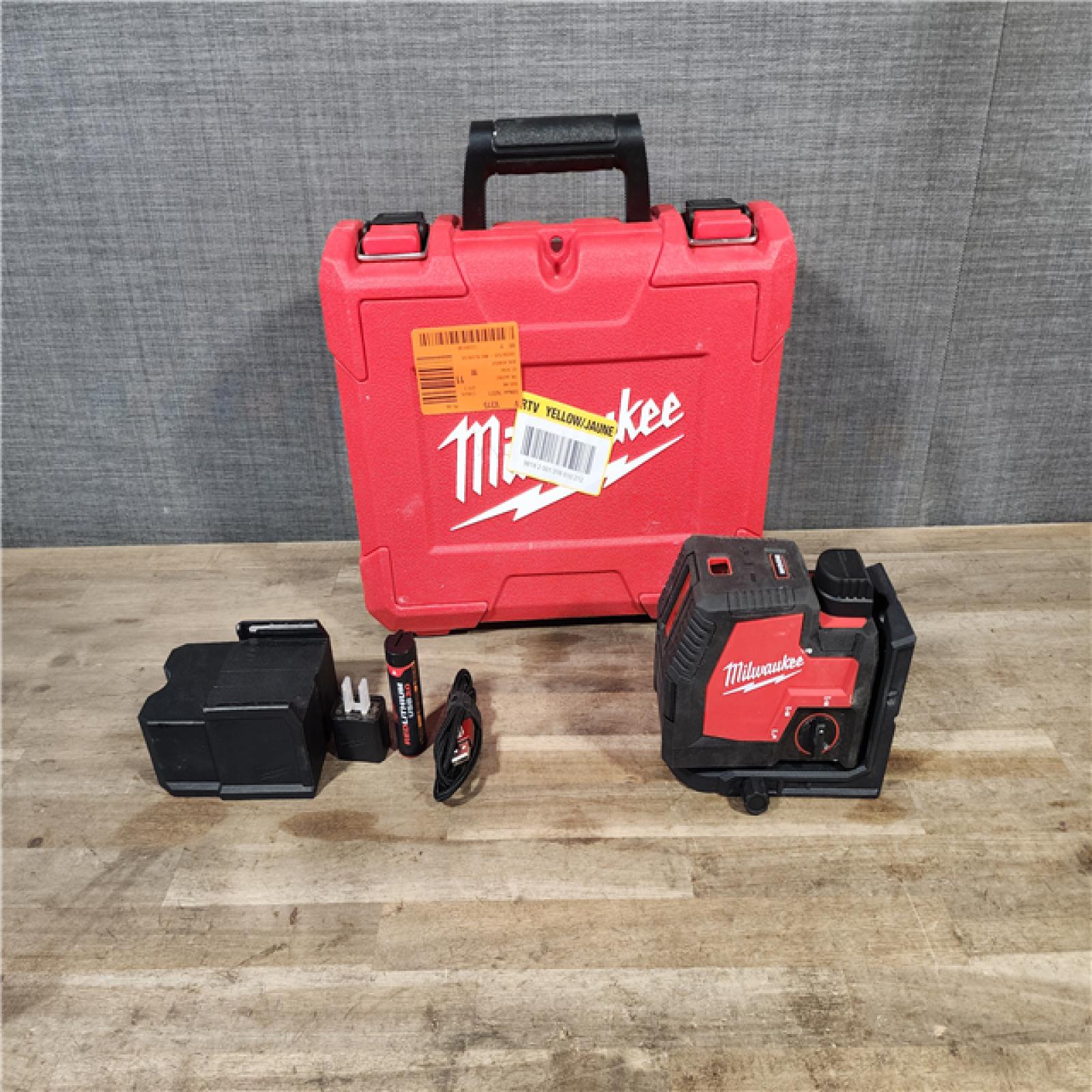 HOUSTON LOCATION - AS-IS Milwaukee-3522-21 Green Beam Laser Cross Line Plumb Point Rechargeable USB Kit