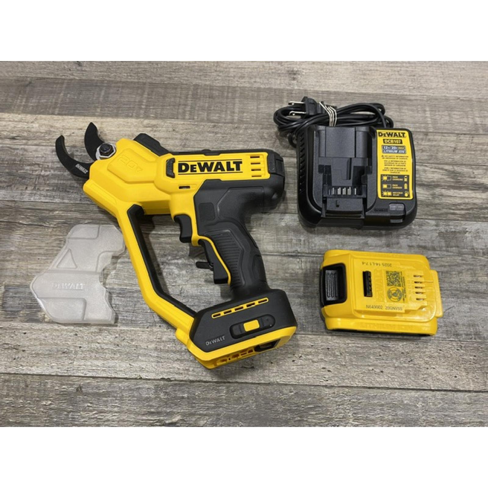 AS-IS DEWALT 20V MAX Cordless Battery Powered Pruner Kit