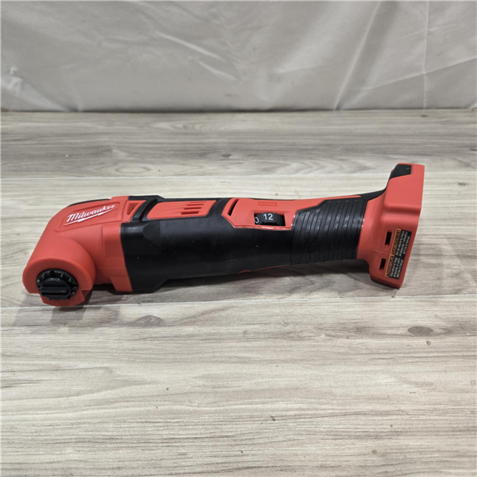 AS-IS Milwaukee 2626-21 M18 18V Cordless Oscillating Multi-Tool Kit