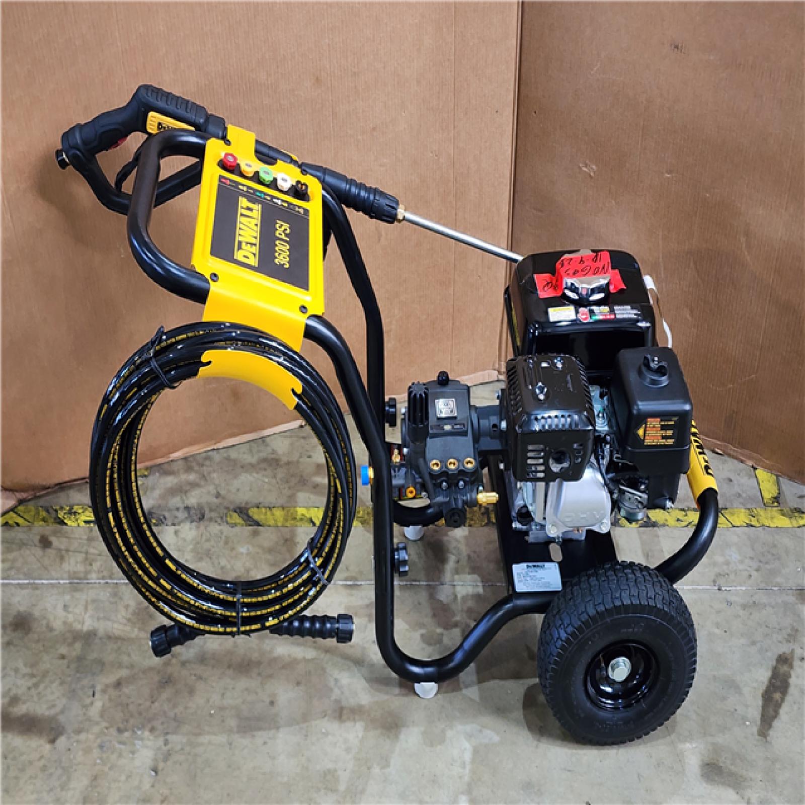 HOUSTON LOCATION - AS-IS (APPEARS LIKE NEW) DEWALT 3600 PSI 2.5 GPM Gas Cold Water Professional Pressure Washer with HONDA GX200 Engine