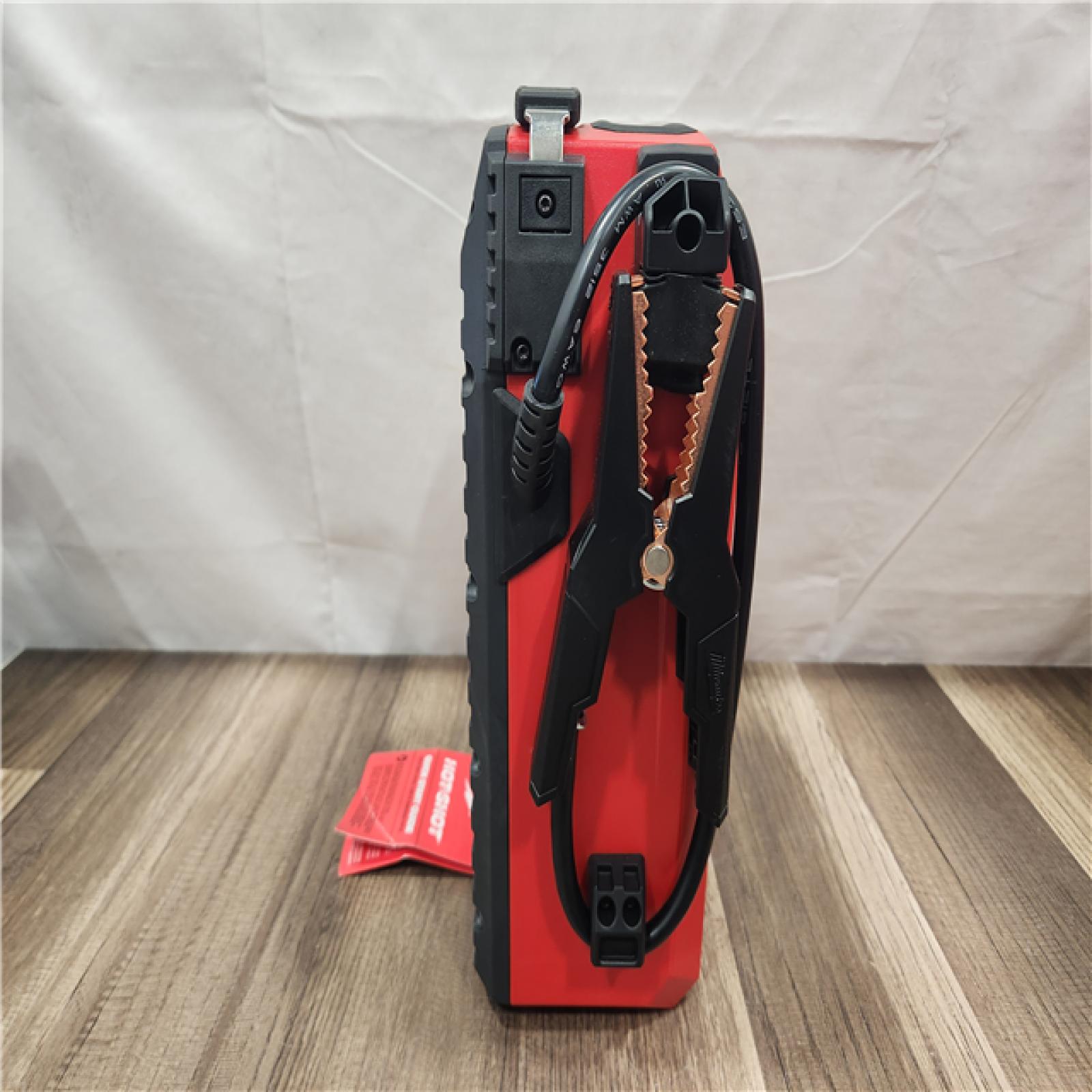 AS-IS- Milwaukee M18 18V Lithium-Ion Cordless 2000 Peak Amp HOTSHOT Jump Starter (Tool-Only)