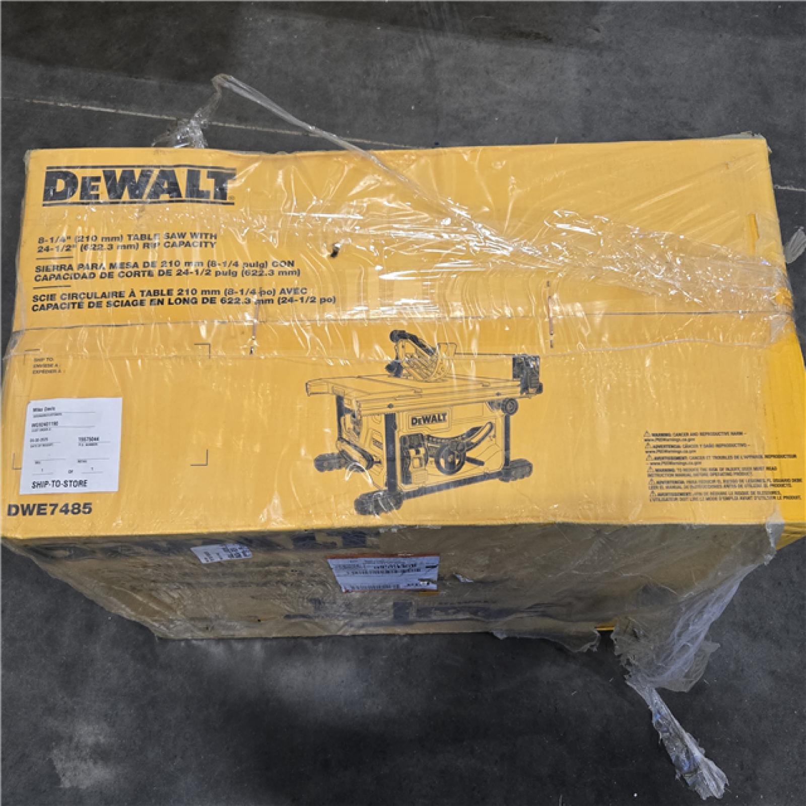 NEW DeWalt 15 Amps Corded 8-1/4 in. Compact Table Saw