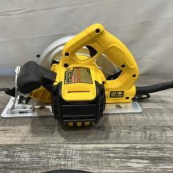 AS-IS DEWALT 15 Amp Corded 7-1/4 in. Lightweight Circular Saw
