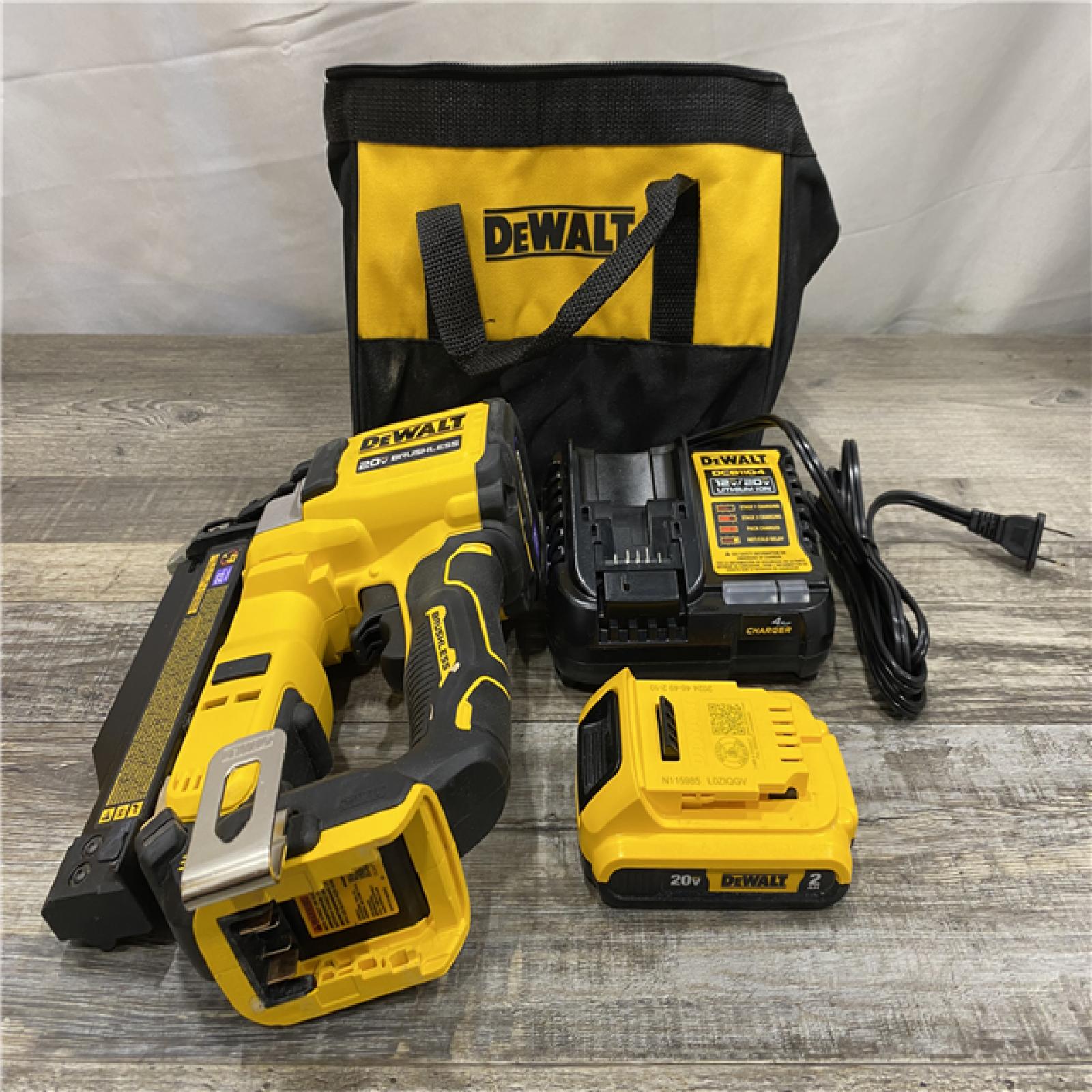 AS-IS DEWALT ATOMIC 20V MAX Lithium Ion Cordless 23 Gauge Pin Nailer Kit