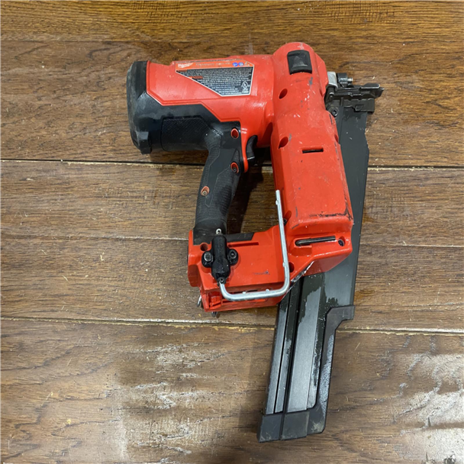 AS-IS Milwaukee 2744-20 M18 FUEL 3-1/2 in. 18-Volt 21-Degree Lithium-Ion Brushless Cordless Framing Nailer (Tool-Only)