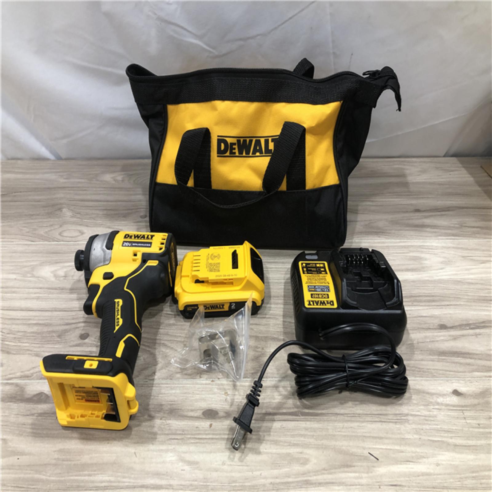 AS-IS DEWALT Atomic 20V Max Lithium-Ion Cordless Compact 1/4 in. Impact Driver Kit