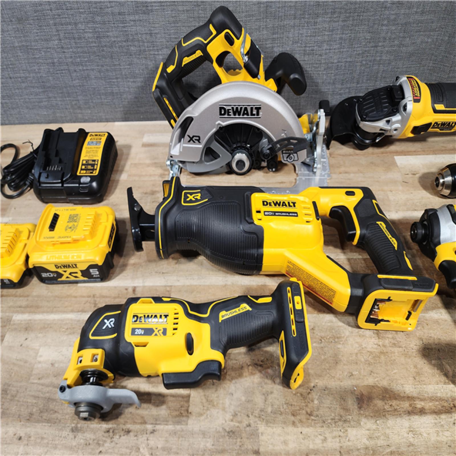 HOUSTON LOCATION - AS-IS DEWALT 20V MAX Lithium-Ion Cordless 6-Tool Combo Kit