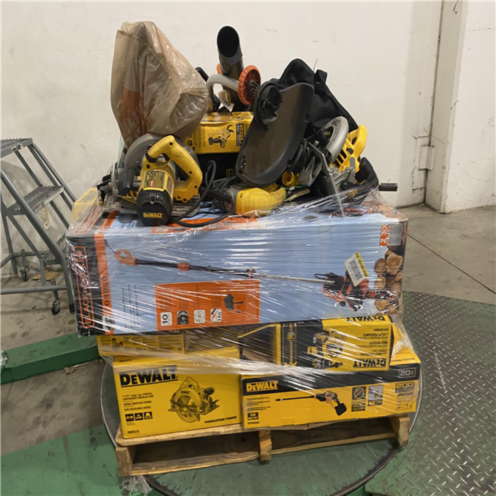 Dallas Location - As-Is Tool Pallet