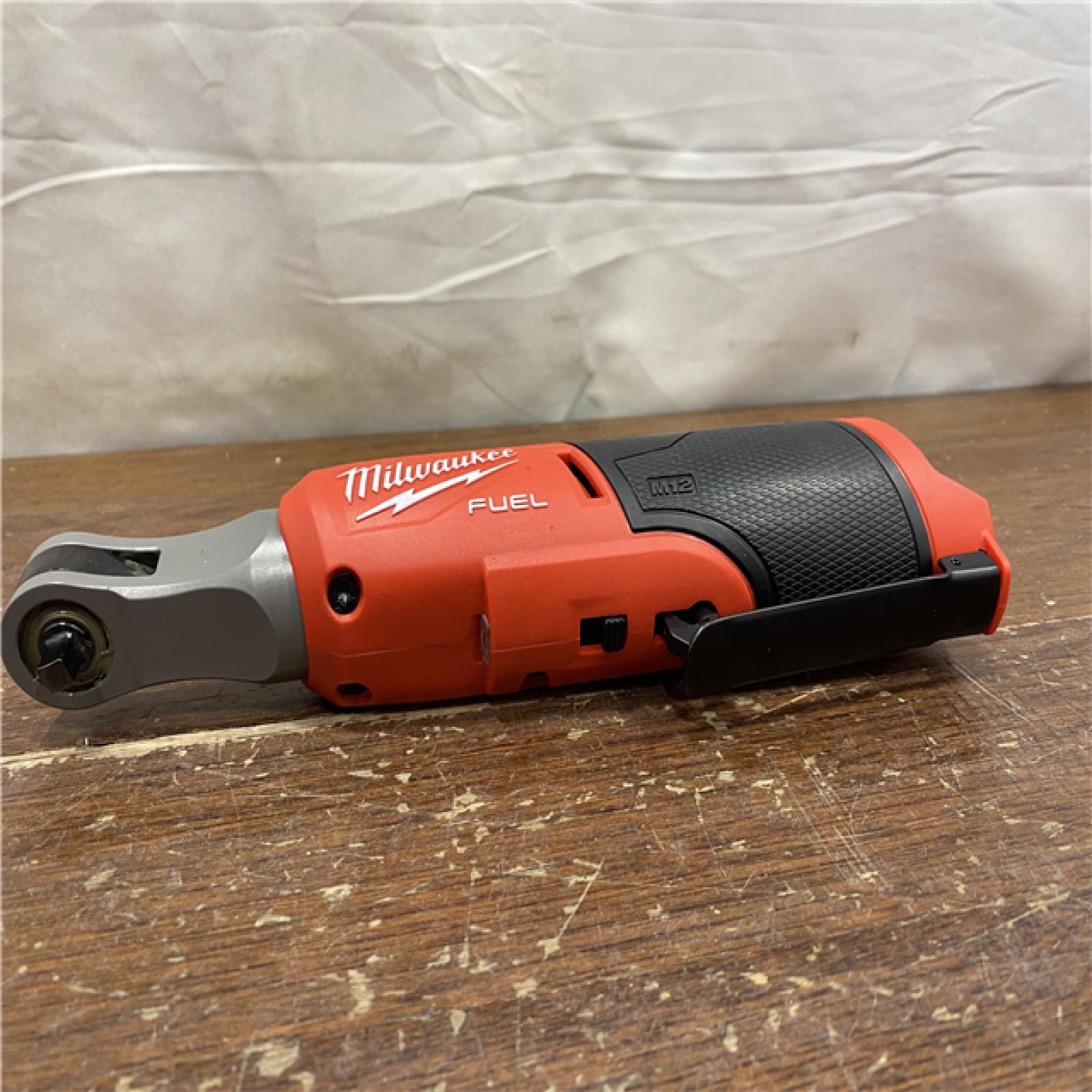 AS-IS Milwaukee M12 FUEL 12V Lithium-Ion Brushless Cordless High Speed 1/4 in. Ratchet Kit w/(2) Batteries, Charger and Bag