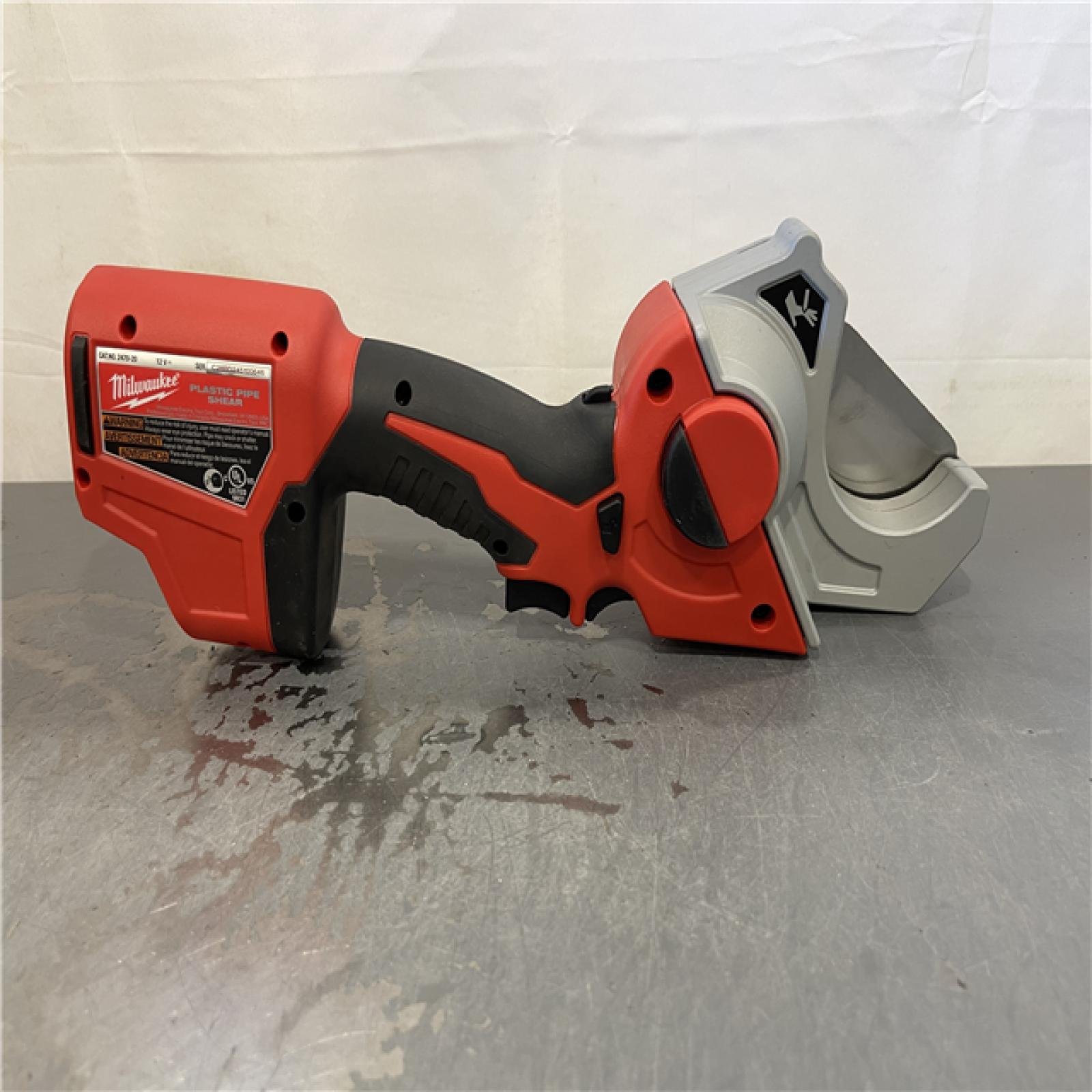 AS-IS - Milwaukee M12 12V Lithium-Ion Cordless PVC Pipe Shear