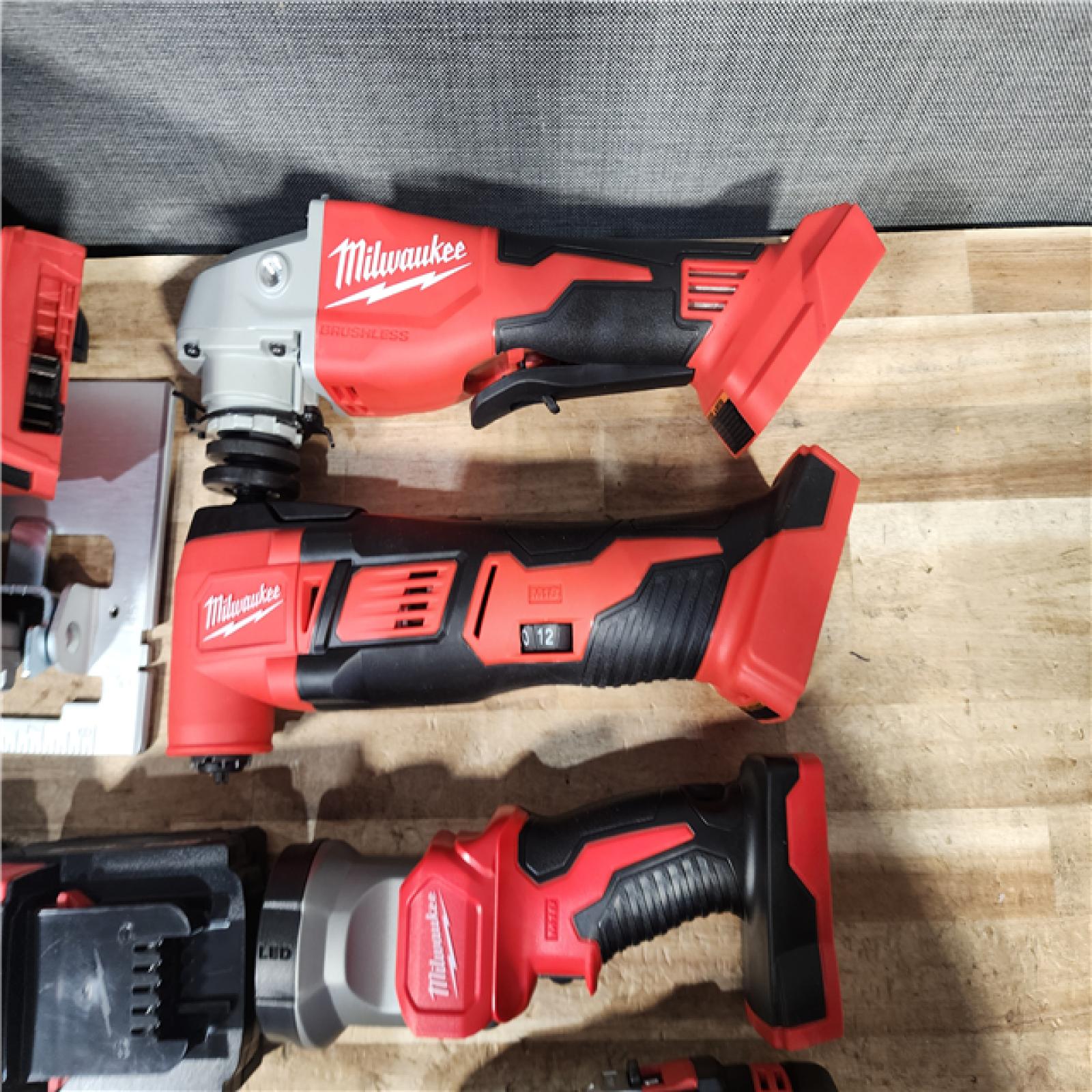 HOUSTON LOCATION - AS - IS Milwaukee 18-Volt Lithium-Ion Cordless (6-Tool) Combo Kit