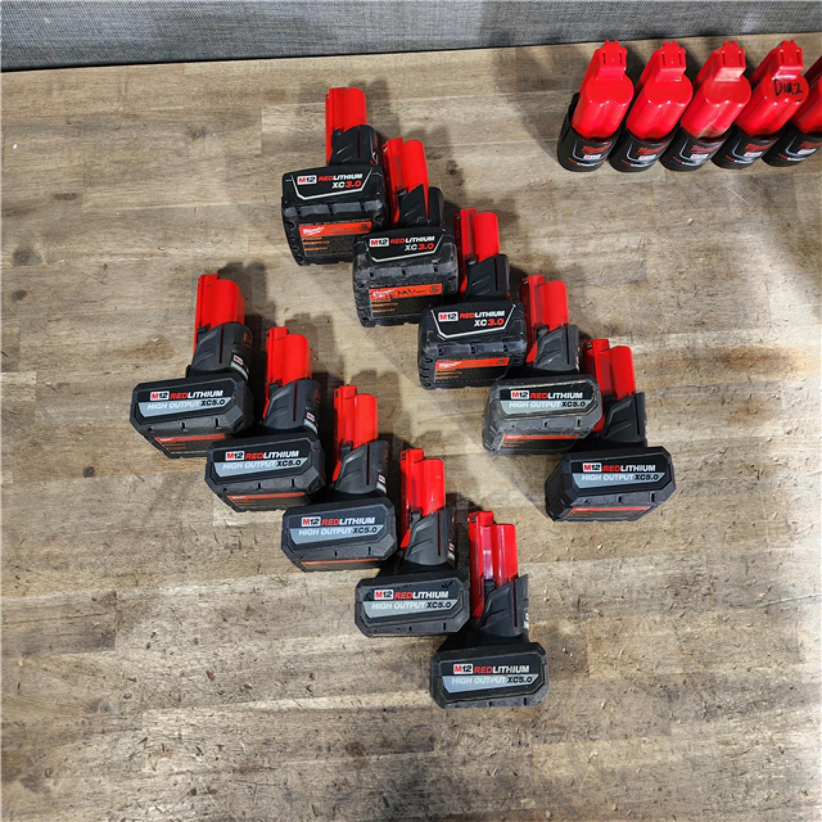 HOUSTON LOCATION - AS-IS MILWAUKEE BATTERY PACK QTY - 15