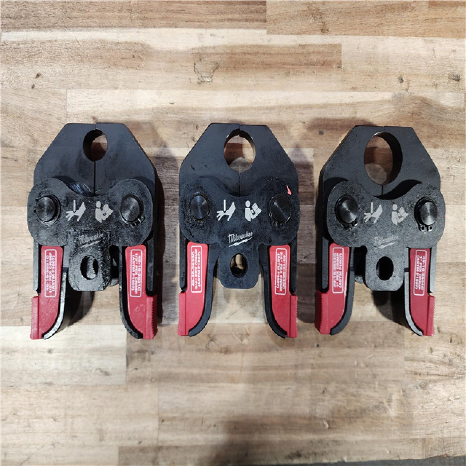 HOUSTON LOCATION - AS-IS (APPEARS LIKE NEW) Milwaukee 18V Lithium-Ion Cordless Short Throw Press Tool with 3 PEX Crimp Jaws Kit