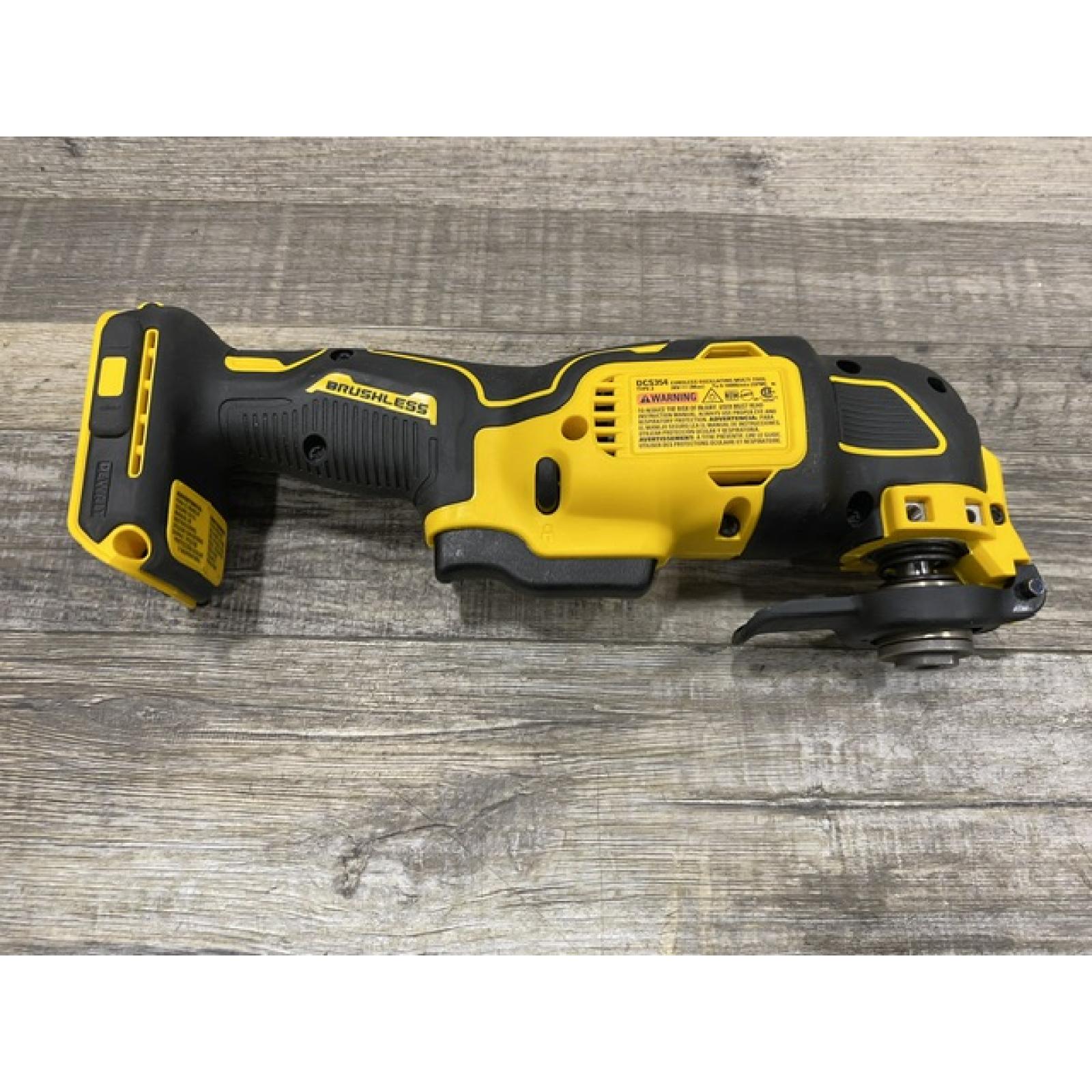 AS-IS DEWALT ATOMIC 20V MAX Cordless Brushless Oscillating Multi Tool Kit