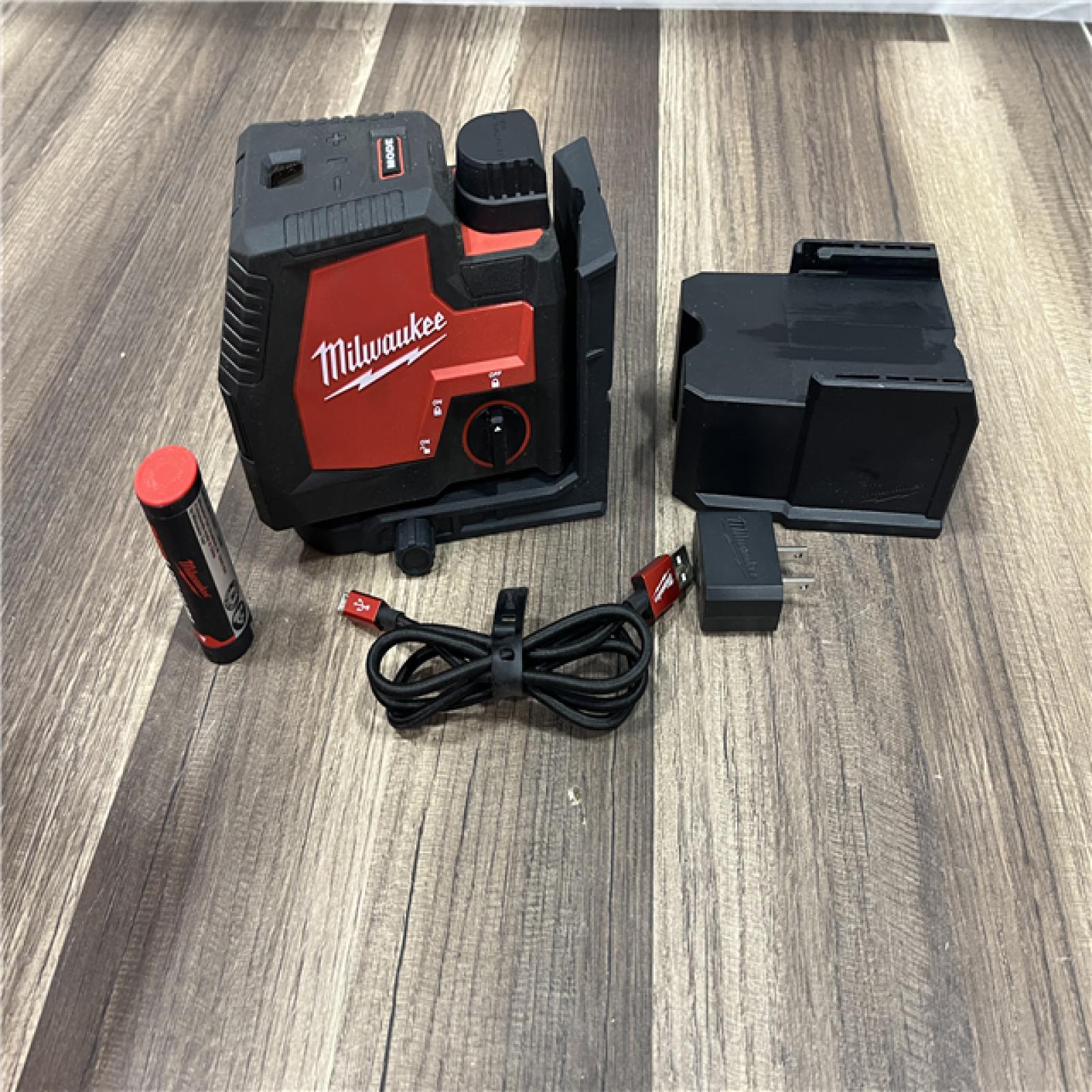 AS-IS Milwaukee-3522-21 Green Beam Laser Cross Line Plumb Point USB Rechargeable