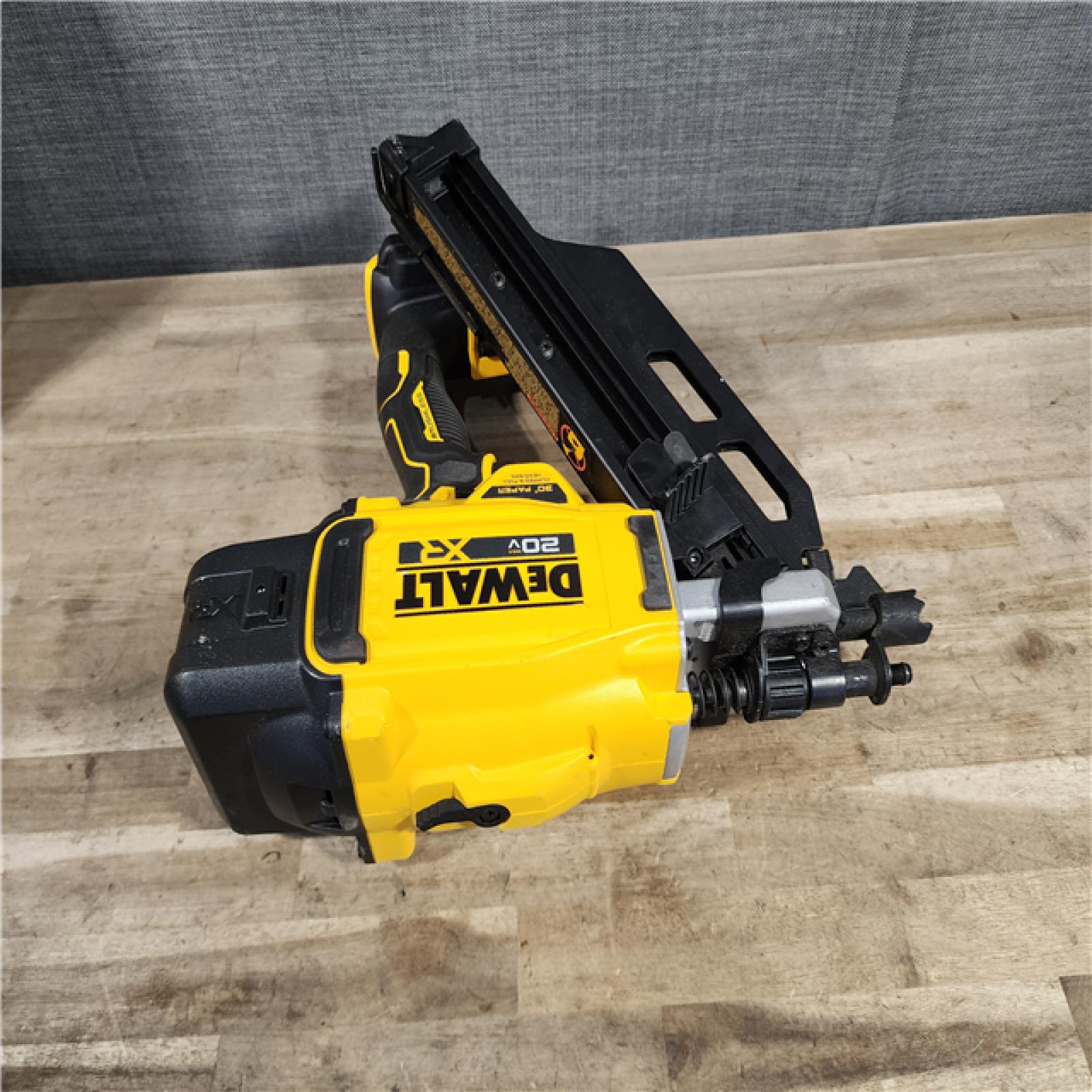 HOUSTON LOCATION - AS-IS DEWALT 20-Volt 30° Cordless Framing Nailer (Tool-Only)