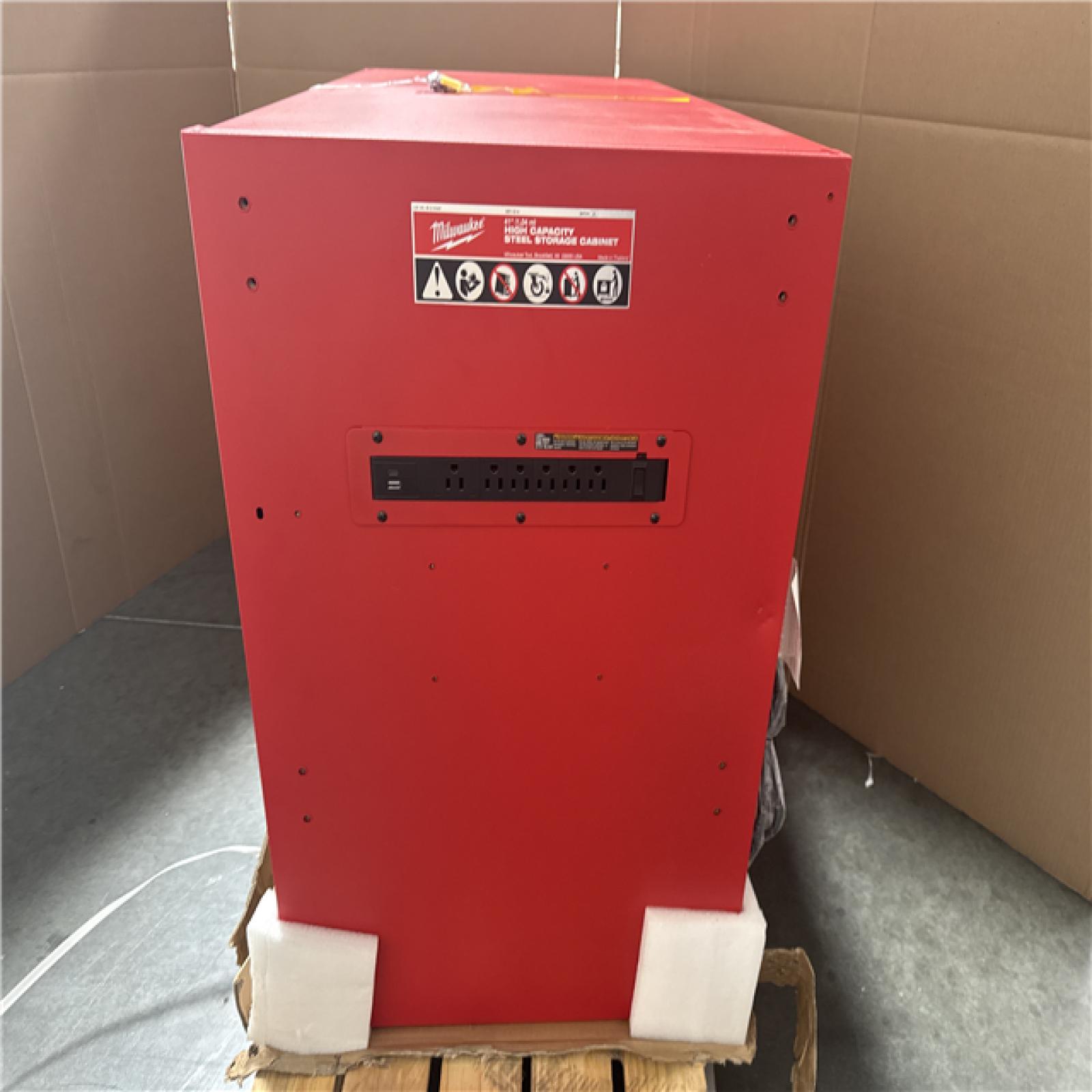 CALIFORNIA AS IS MILWAUKEE 10 DRAWER BASE ONLY TOOLBOX