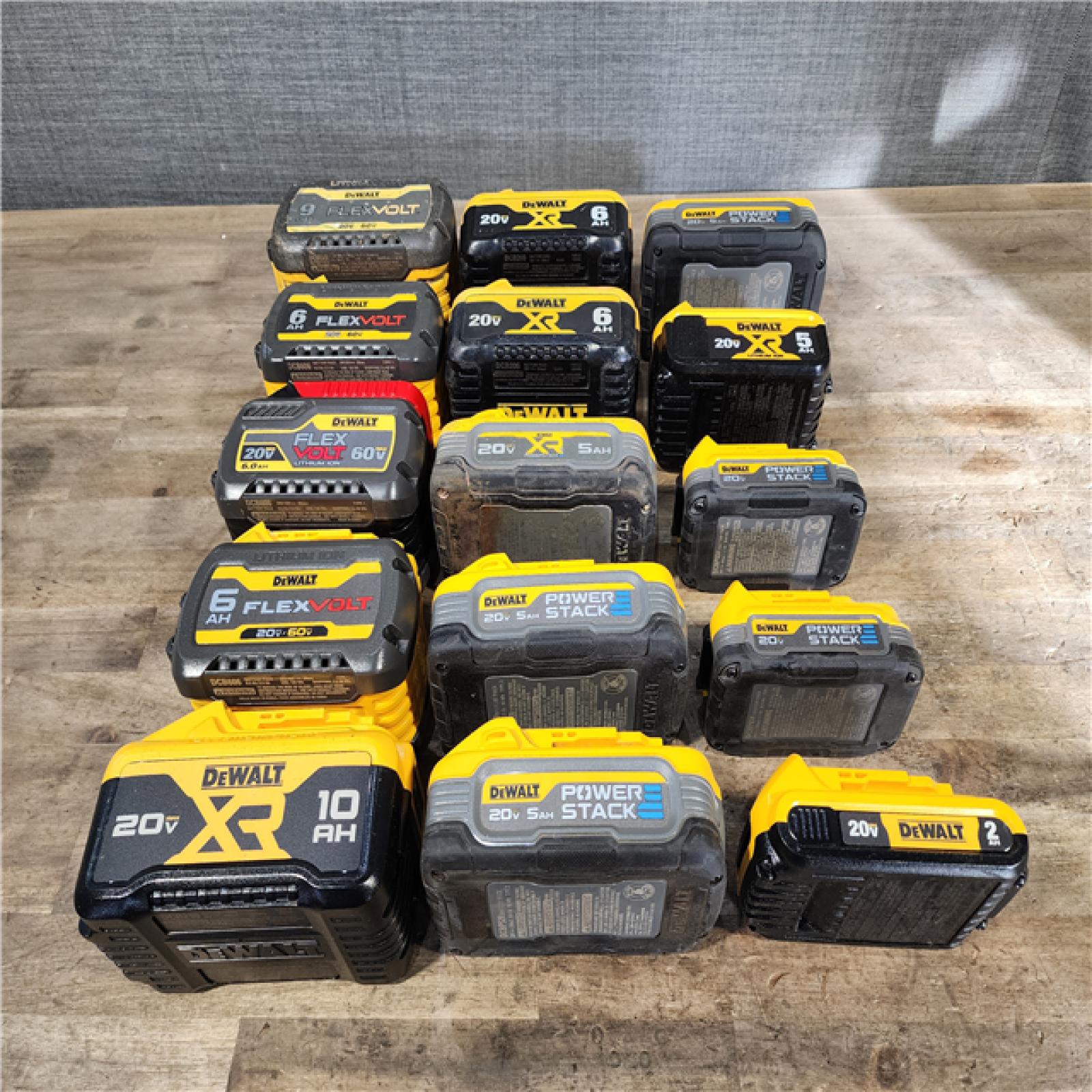 HOUSTON LOCATION - AS-IS DEWALT BATTERY PACK QTY - 15