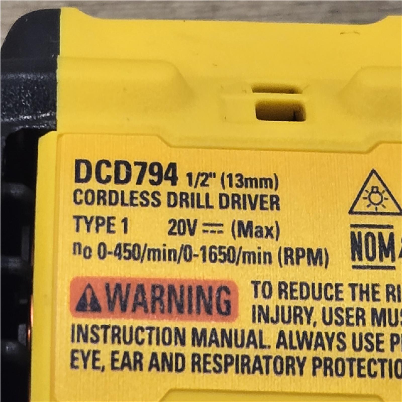 AS-IS DEWALT Atomic 20V Cordless Compact 1/2 in. Drill/Driver Kit