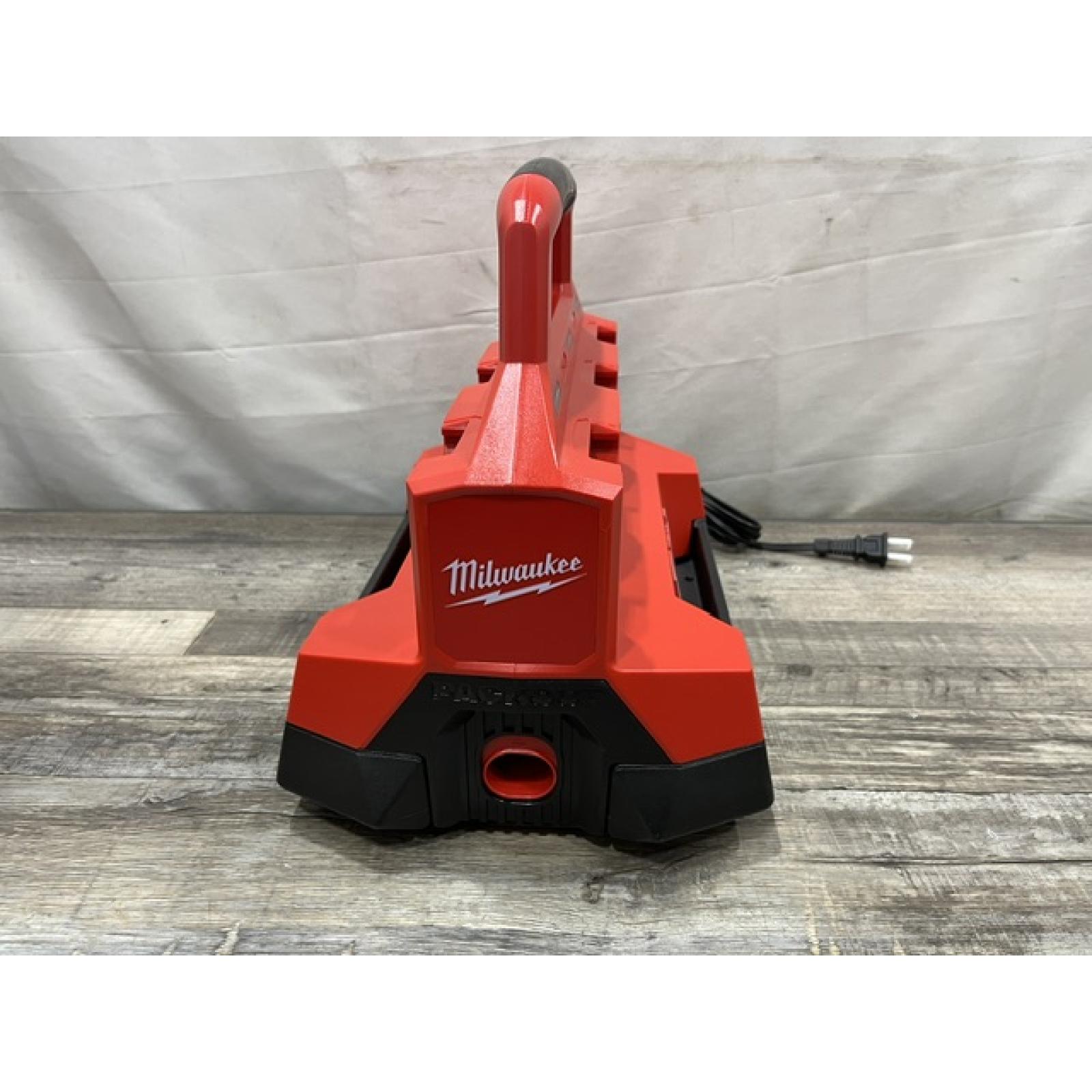 AS-IS Milwaukee 18V Lithium-Ion PACKOUT 6-Port Rapid Charger