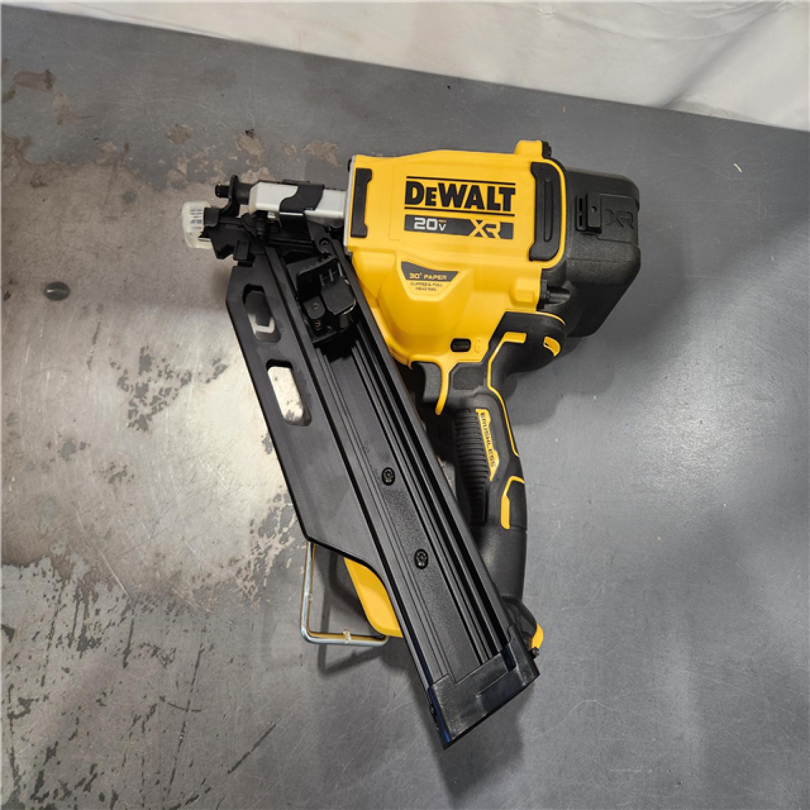 AS-IS- DEWALT 20-Volt 30° Cordless Framing Nailer (Tool-Only)