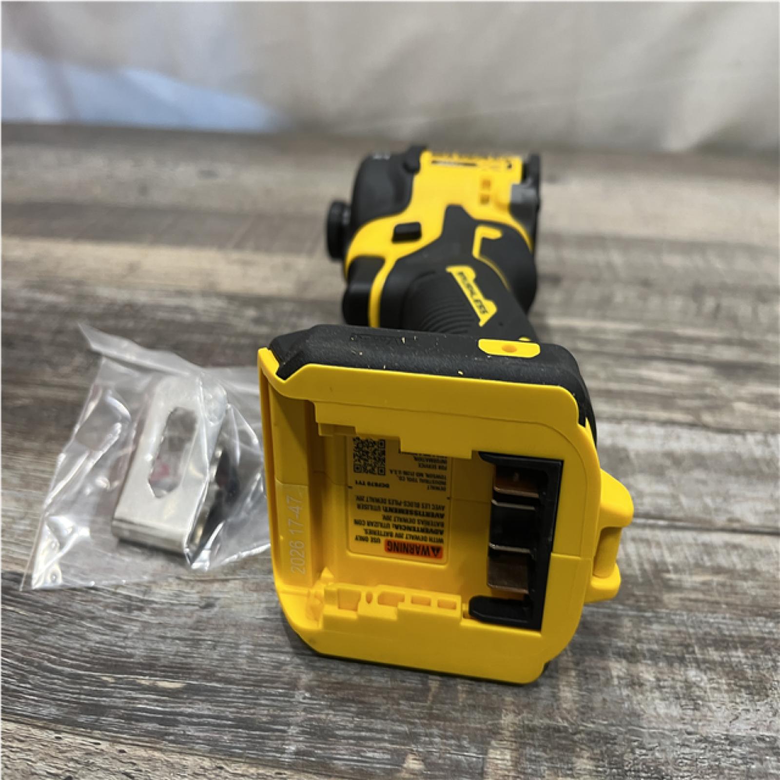 AS-IS DEWALT 20V XR Brushless Cordless 1/4 in. Quiet Hydraulic Impact Driver (Tool-Only)