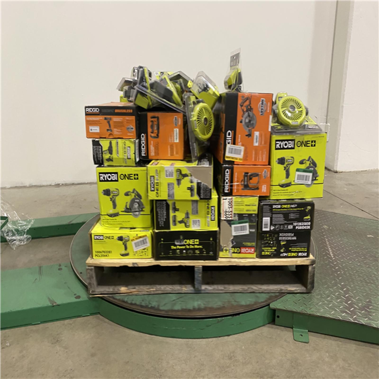 Dallas Location - NEW-  Tool Pallet