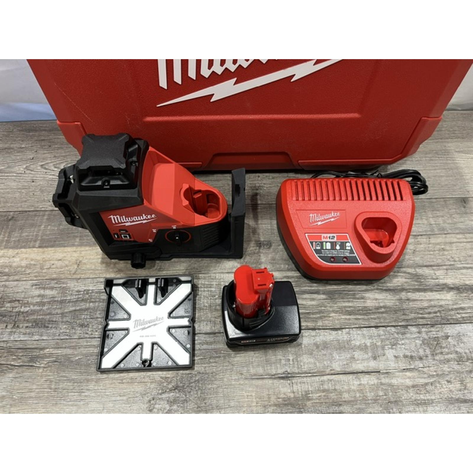 AS-IS Milwaukee 12-Volt Lithium-Ion Cordless Green 250 ft. 3-Plane Laser Level Kit