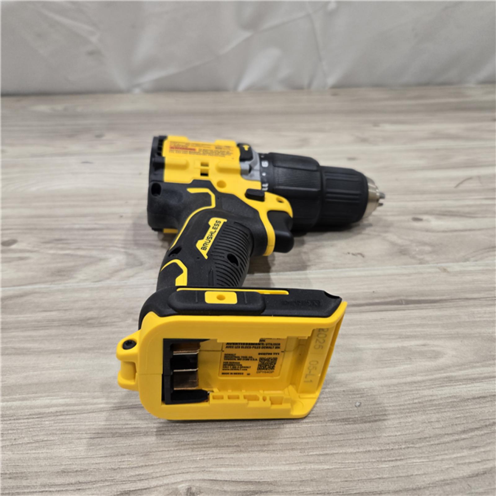 AS-IS DEWALT ATOMIC 20V Cordless 1/2 in. Compact Hammer Drill Kit