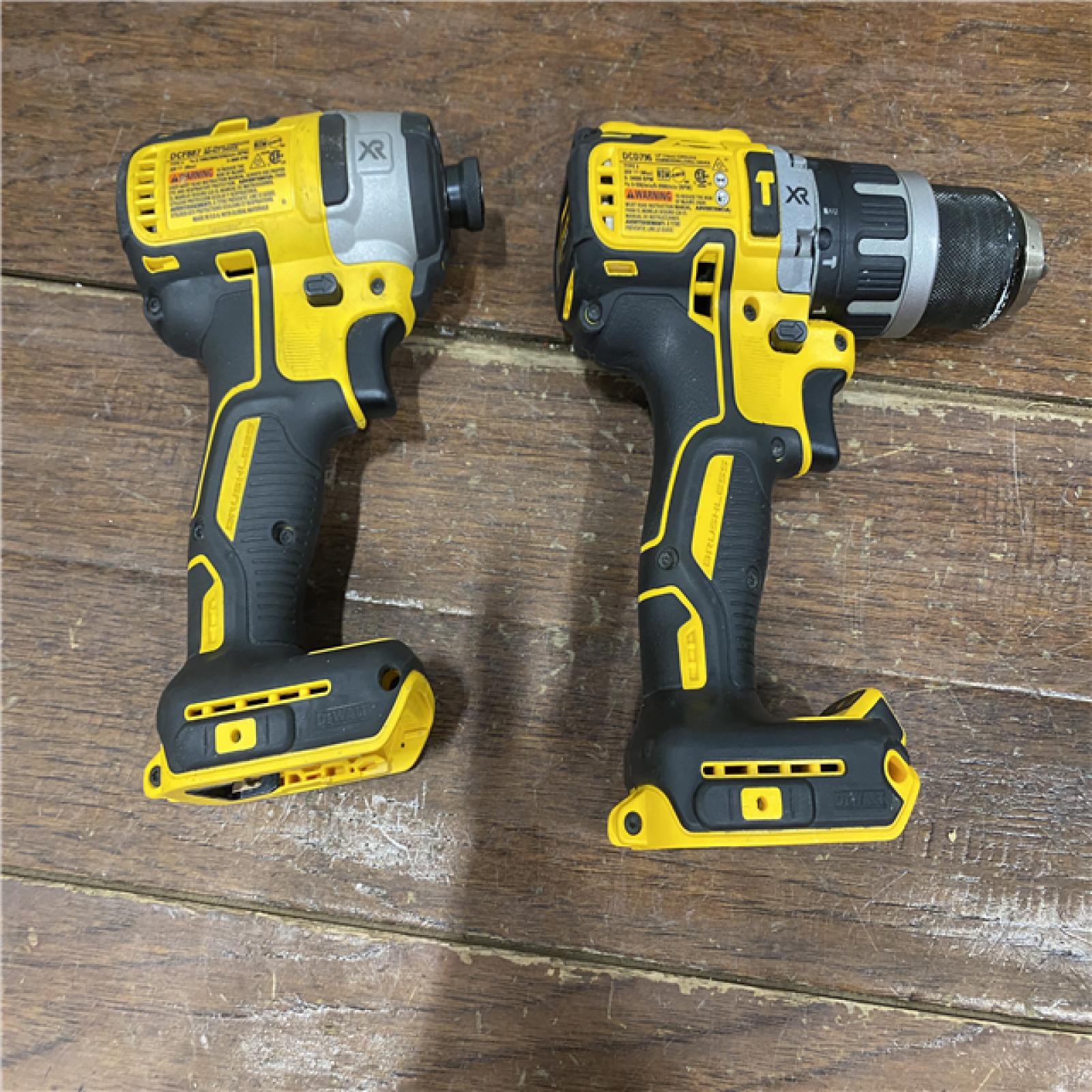 AS-IS DEWALT 20V MAX XR Hammer Drill and ATOMIC Impact Driver 2 Tool Cordless Combo Kit with (2) 4.0Ah Batteries, Charger, and Bag