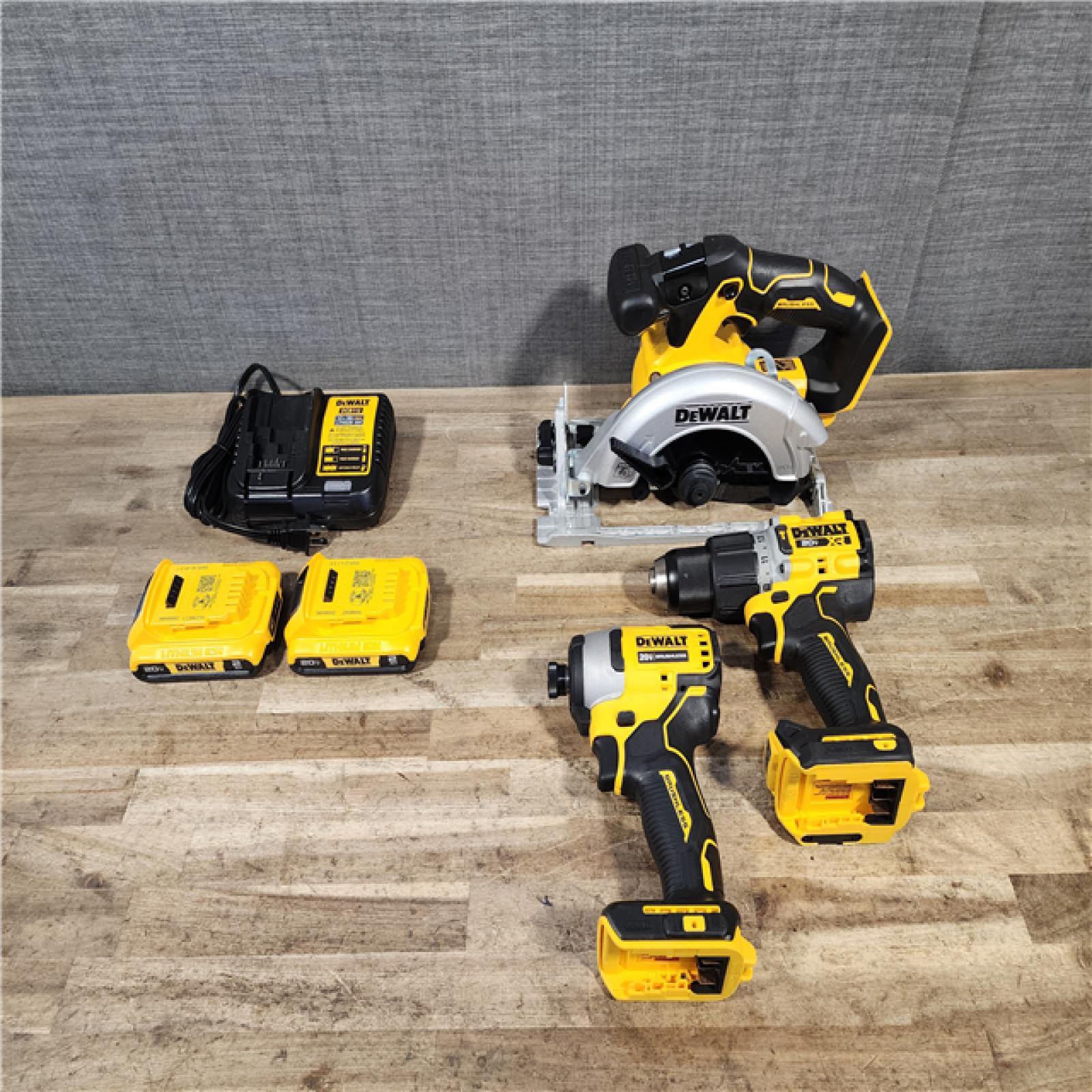 HOUSTON LOCATION - AS-IS DEWALT 3 TOOL COMBO KIT W/ (2) BATTERY & CHARGER