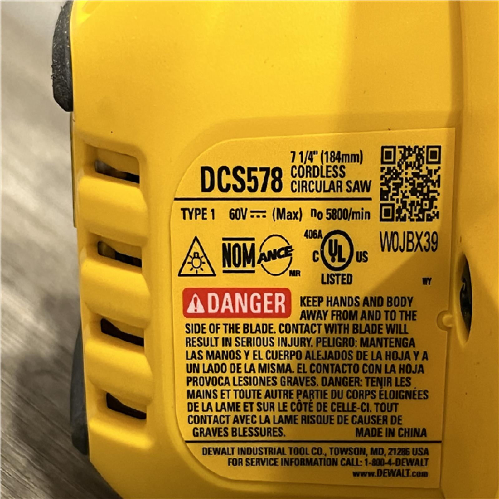 AS-IS DEWALT FLEXVOLT 60V MAX Cordless Brushless 7-1/4 in. Sidewinder Style Circular Saw Kit