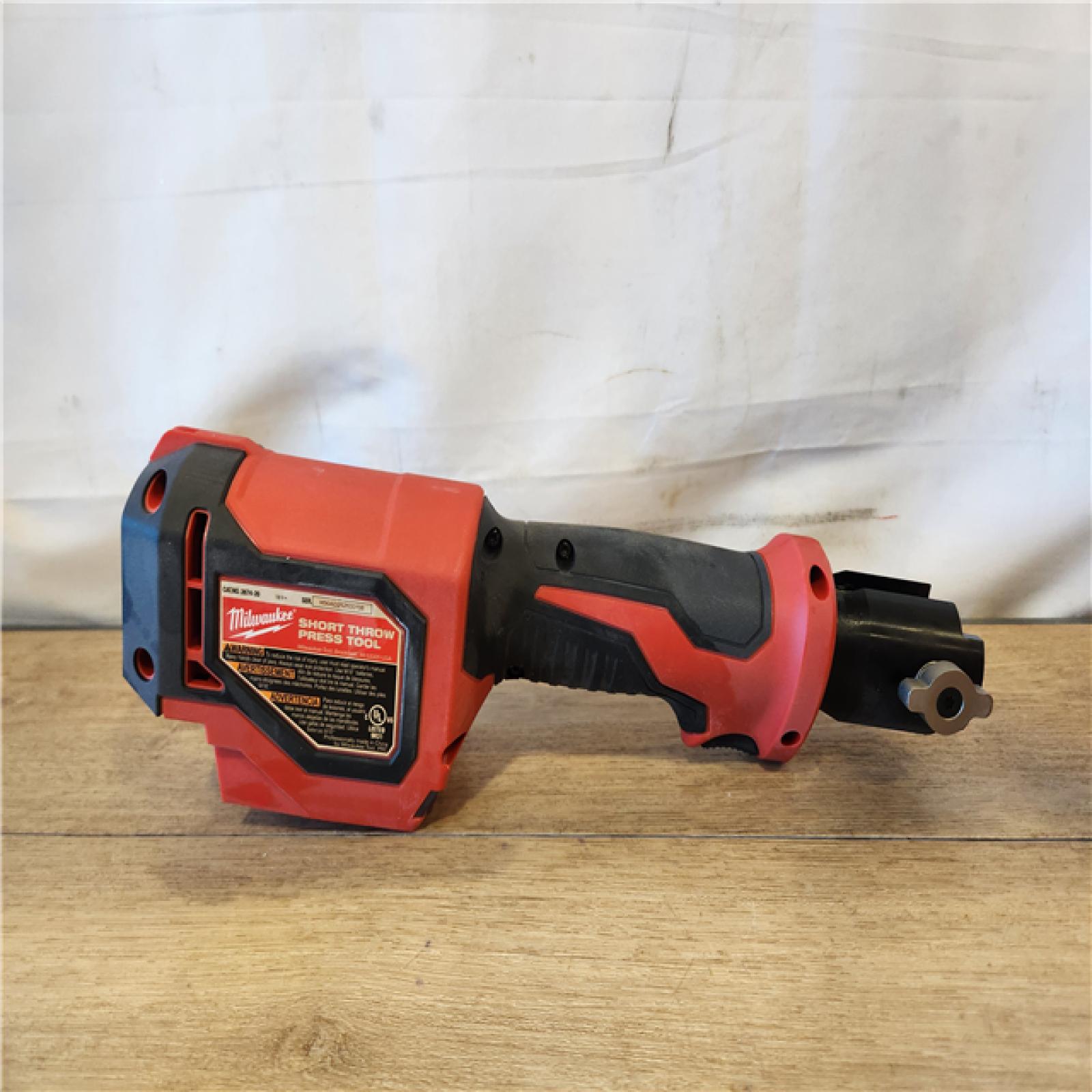AS-IS- Milwaukee 18V Lithium-Ion Cordless Short Throw PEX Press Tool Kit
