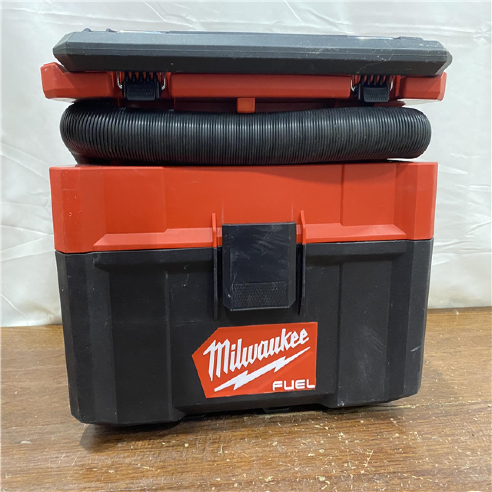 AS-IS MILWAUKEE M18 FUEL PACKOUT 18-Volt Lithium-Ion Cordless 2.5 Gal. Wet/Dry Vacuum (Vacuum-Only)