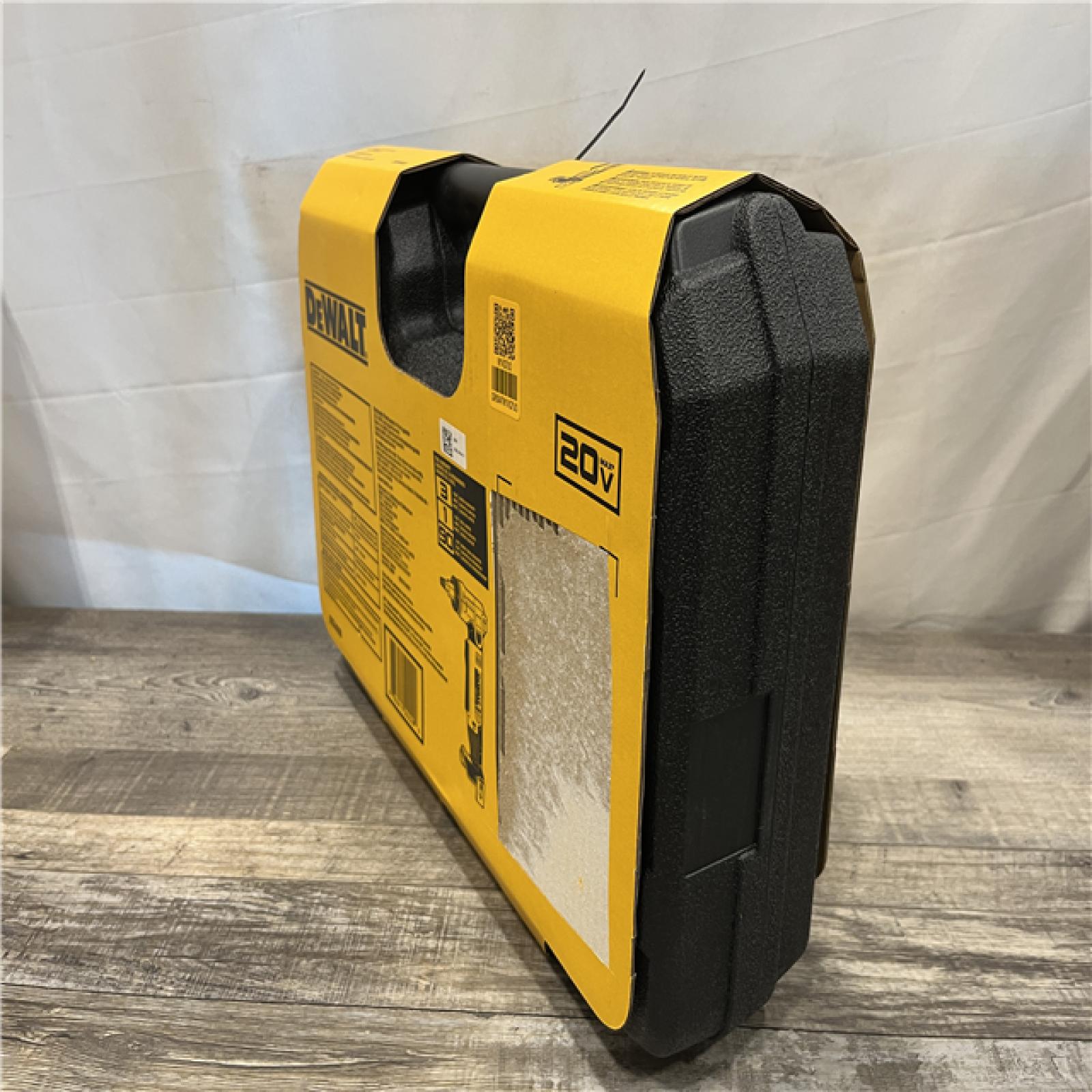 NEW - DEWALT 20V MAX Cordless 1 in. PEX Expansion Tool Kit